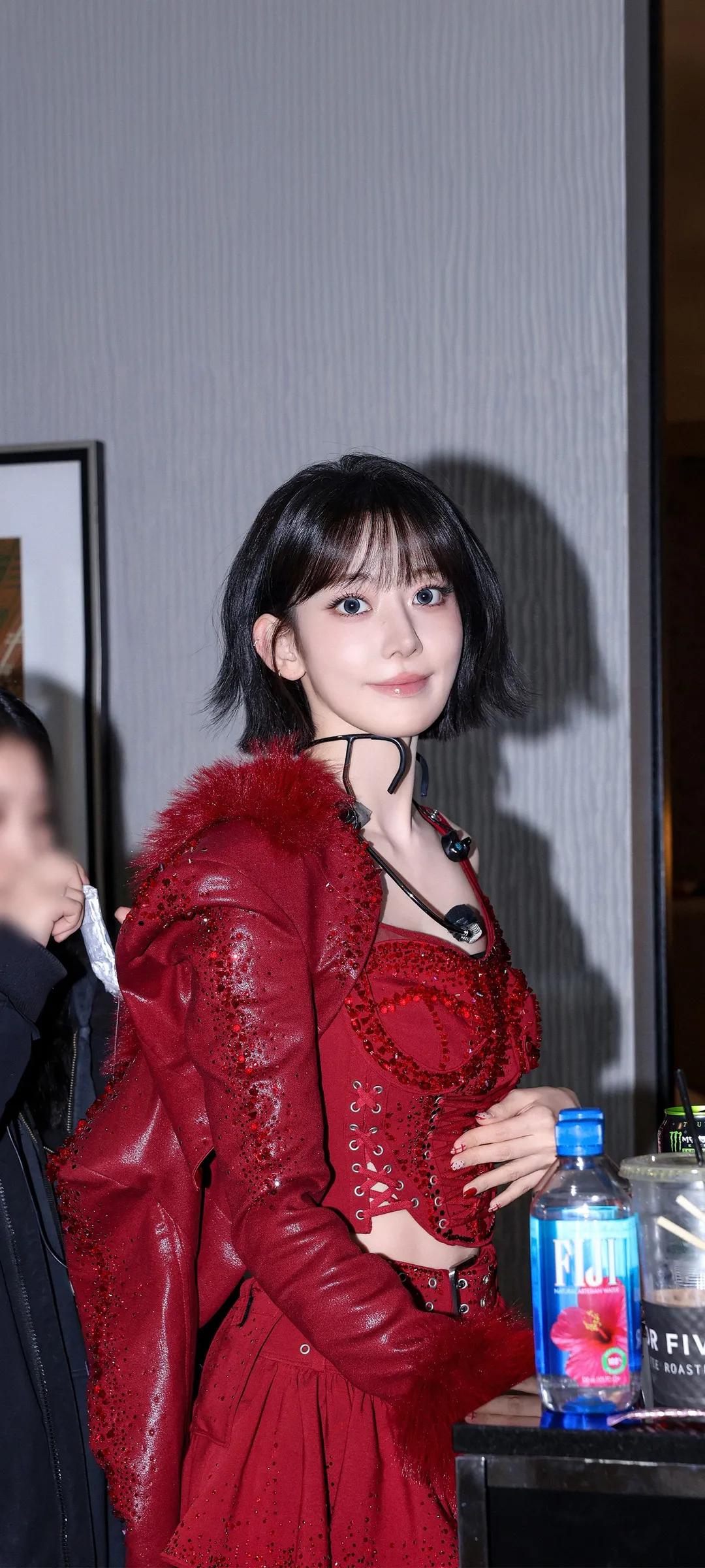 Fond d'écran de verrouillage mobile Sakura Miyawaki 4K HD télécharger — IZ*ONE, LE SSERAFIM