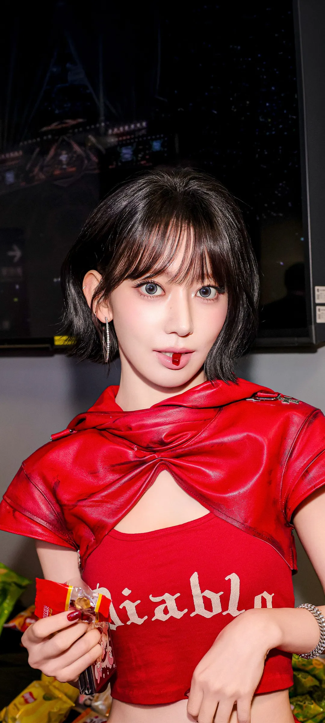 Fond d'écran de verrouillage mobile Sakura Miyawaki 4K HD télécharger — IZ*ONE, LE SSERAFIM