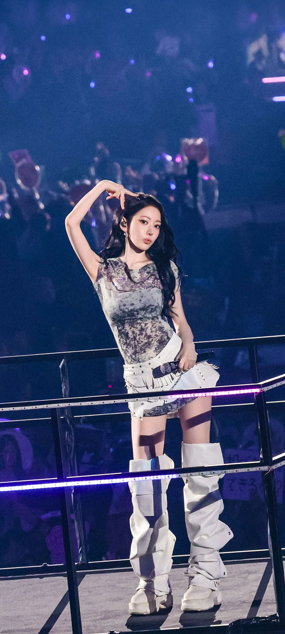 Fond d'écran de verrouillage mobile Sakura Miyawaki 4K HD télécharger — IZ*ONE, LE SSERAFIM