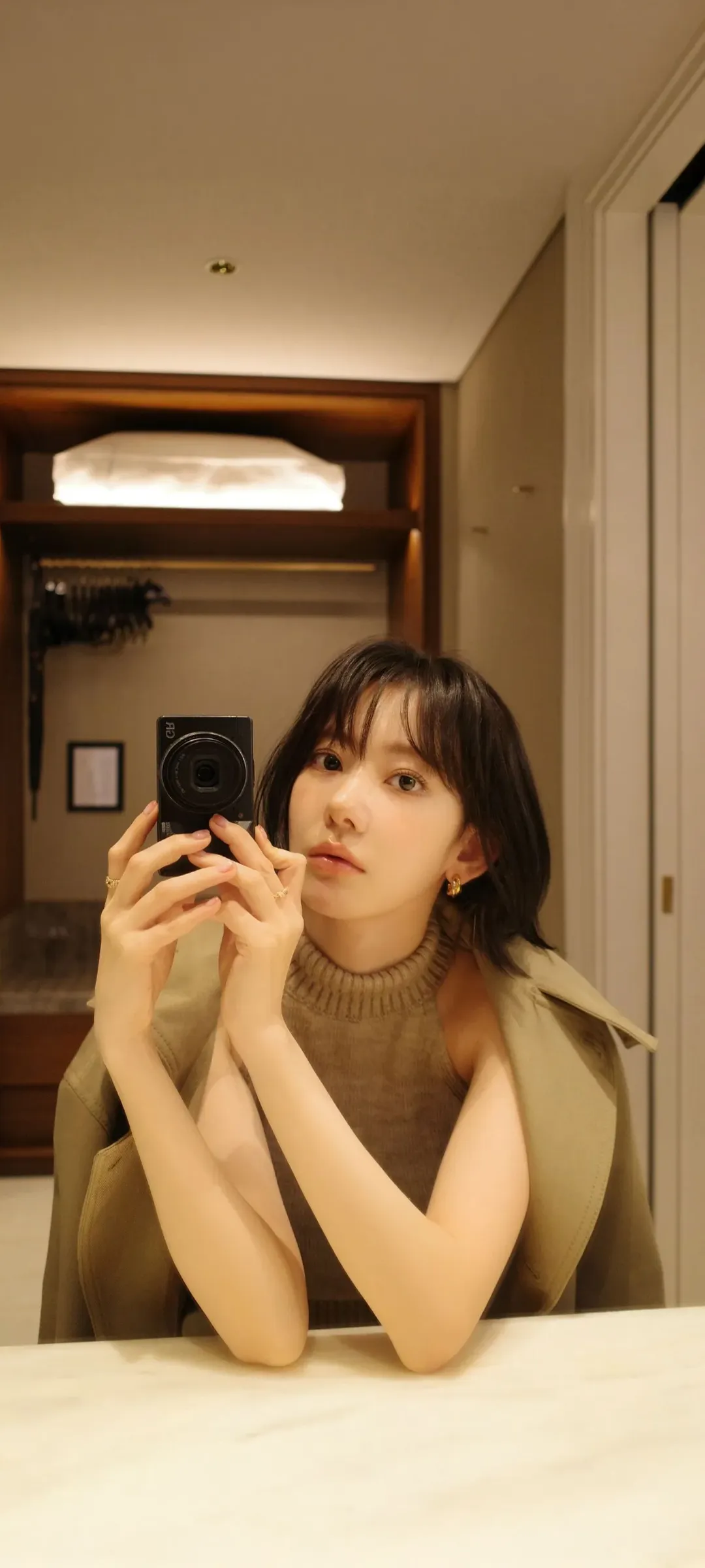 Fond d'écran de verrouillage mobile Sakura Miyawaki 4K HD télécharger — IZ*ONE, LE SSERAFIM