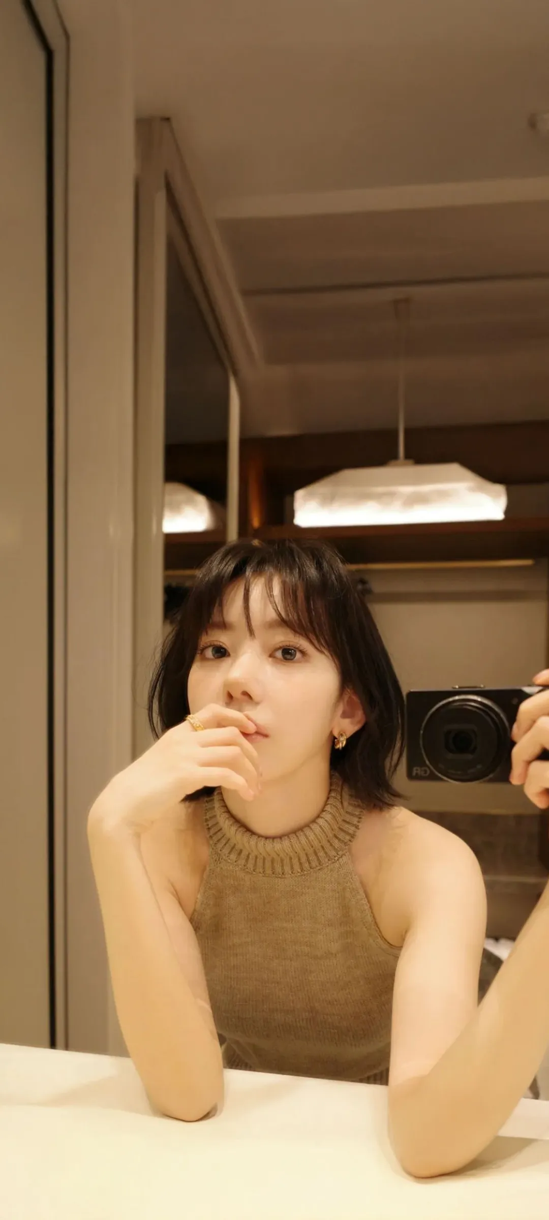 Fond d'écran de verrouillage mobile Sakura Miyawaki 4K HD télécharger — IZ*ONE, LE SSERAFIM