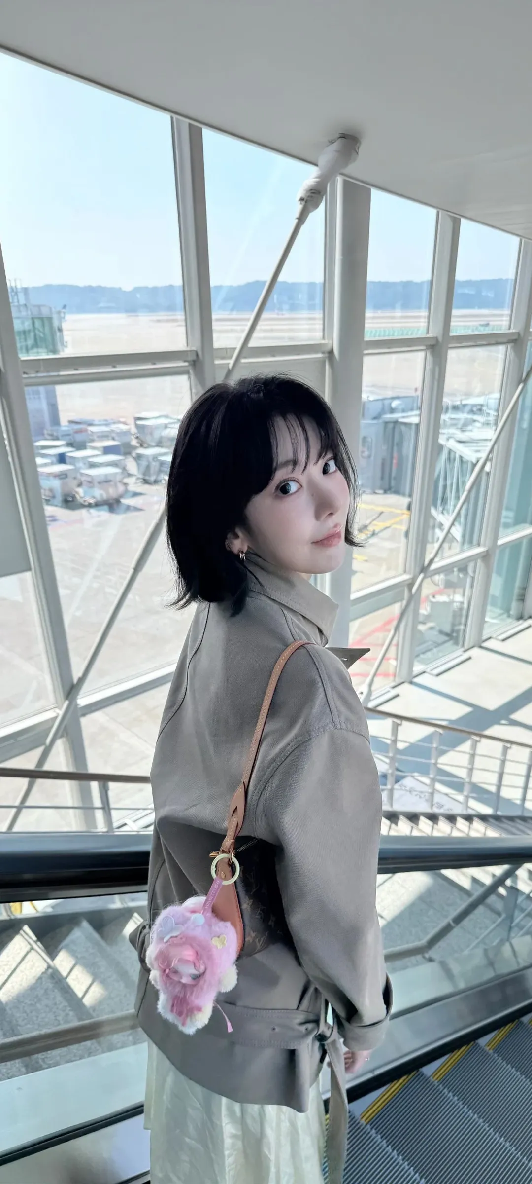 Fond d'écran de verrouillage mobile Sakura Miyawaki 4K HD télécharger — IZ*ONE, LE SSERAFIM
