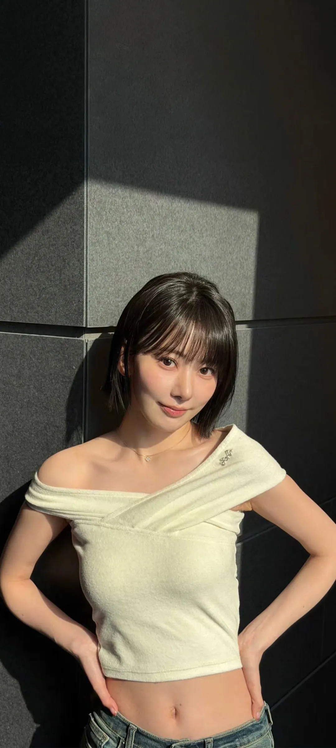Fond d'écran de verrouillage mobile Sakura Miyawaki 4K HD télécharger — IZ*ONE, LE SSERAFIM