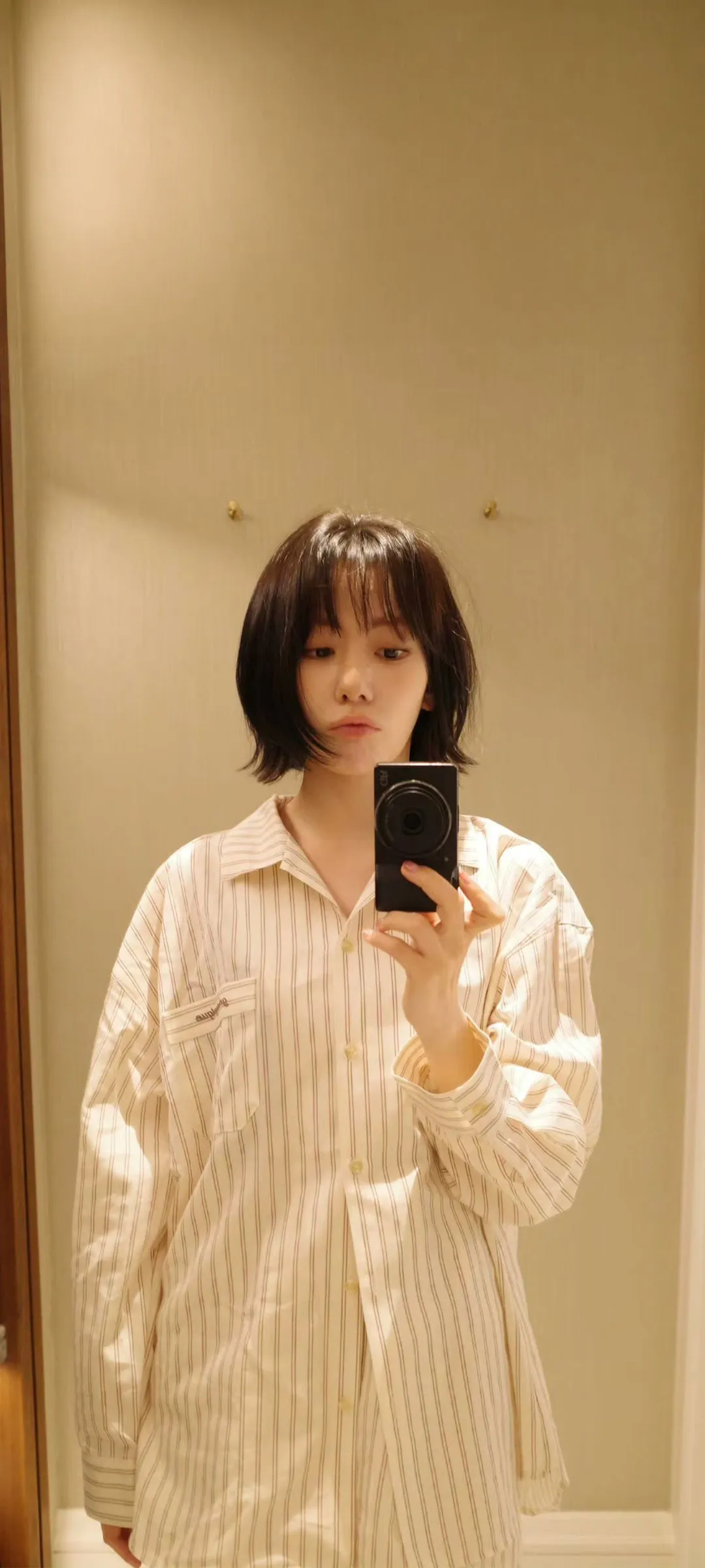 Fond d'écran de verrouillage mobile Sakura Miyawaki 4K HD télécharger — IZ*ONE, LE SSERAFIM