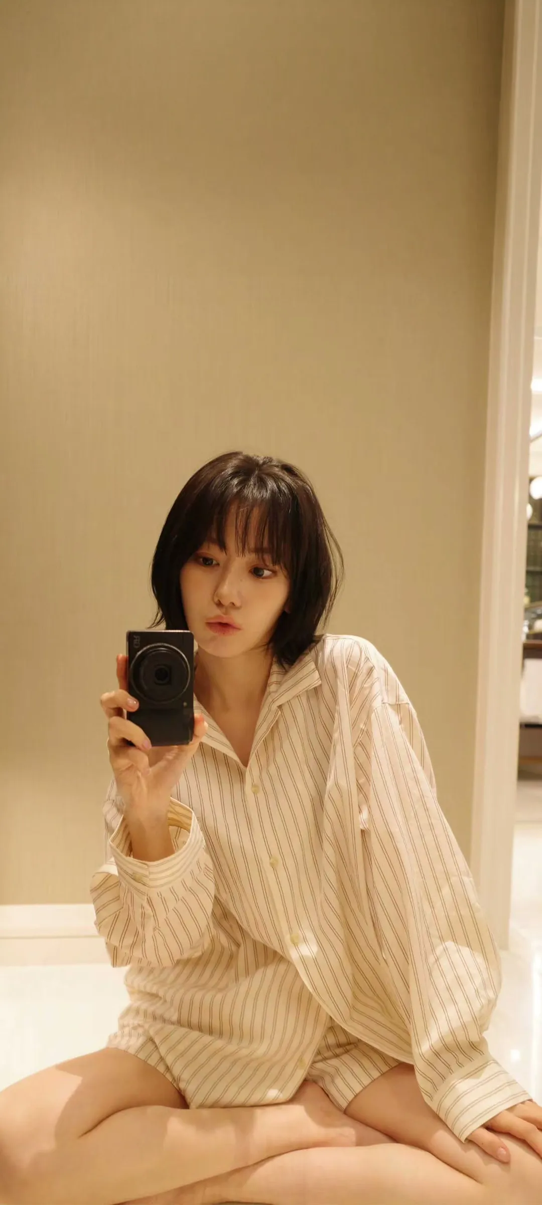 Fond d'écran de verrouillage mobile Sakura Miyawaki 4K HD télécharger — IZ*ONE, LE SSERAFIM