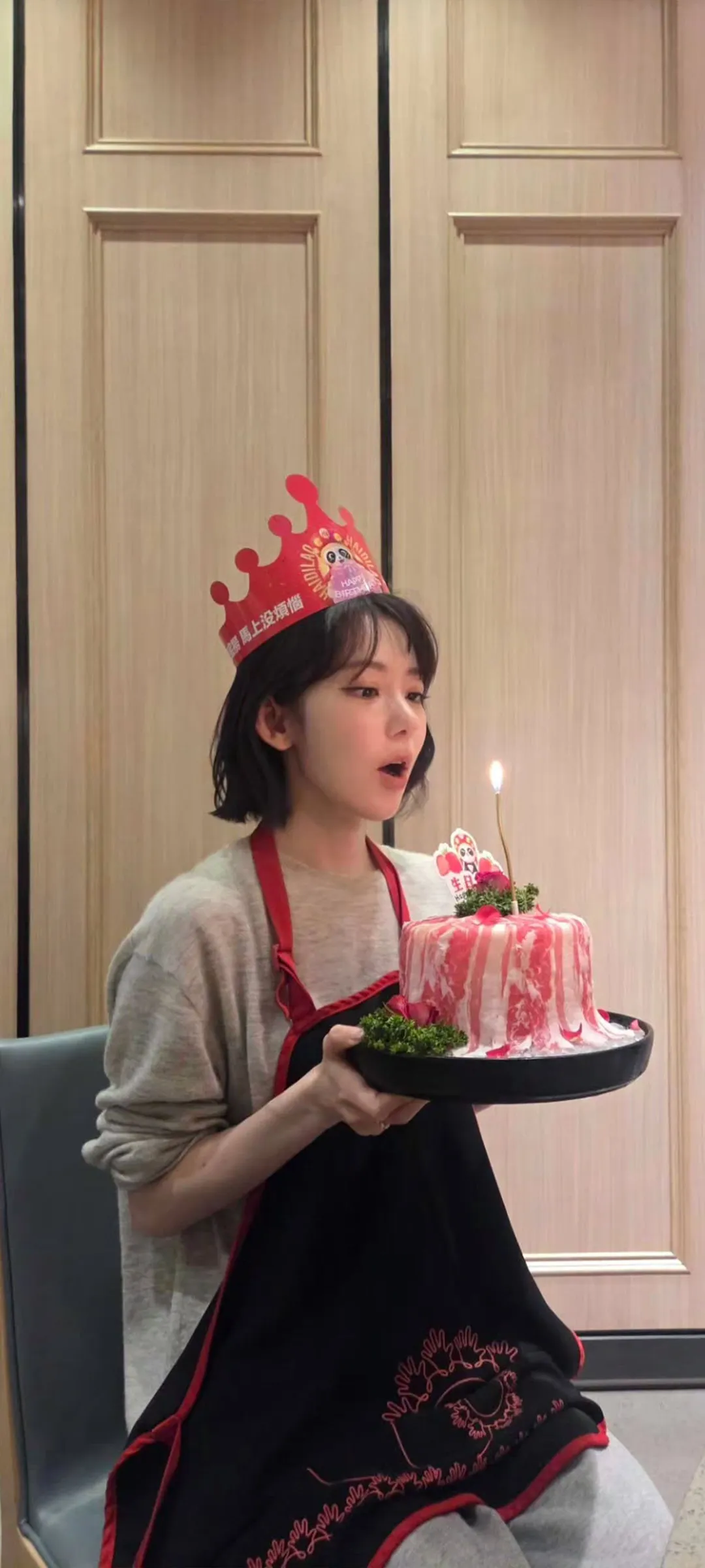Fond d'écran de verrouillage mobile Sakura Miyawaki 4K HD télécharger — IZ*ONE, LE SSERAFIM