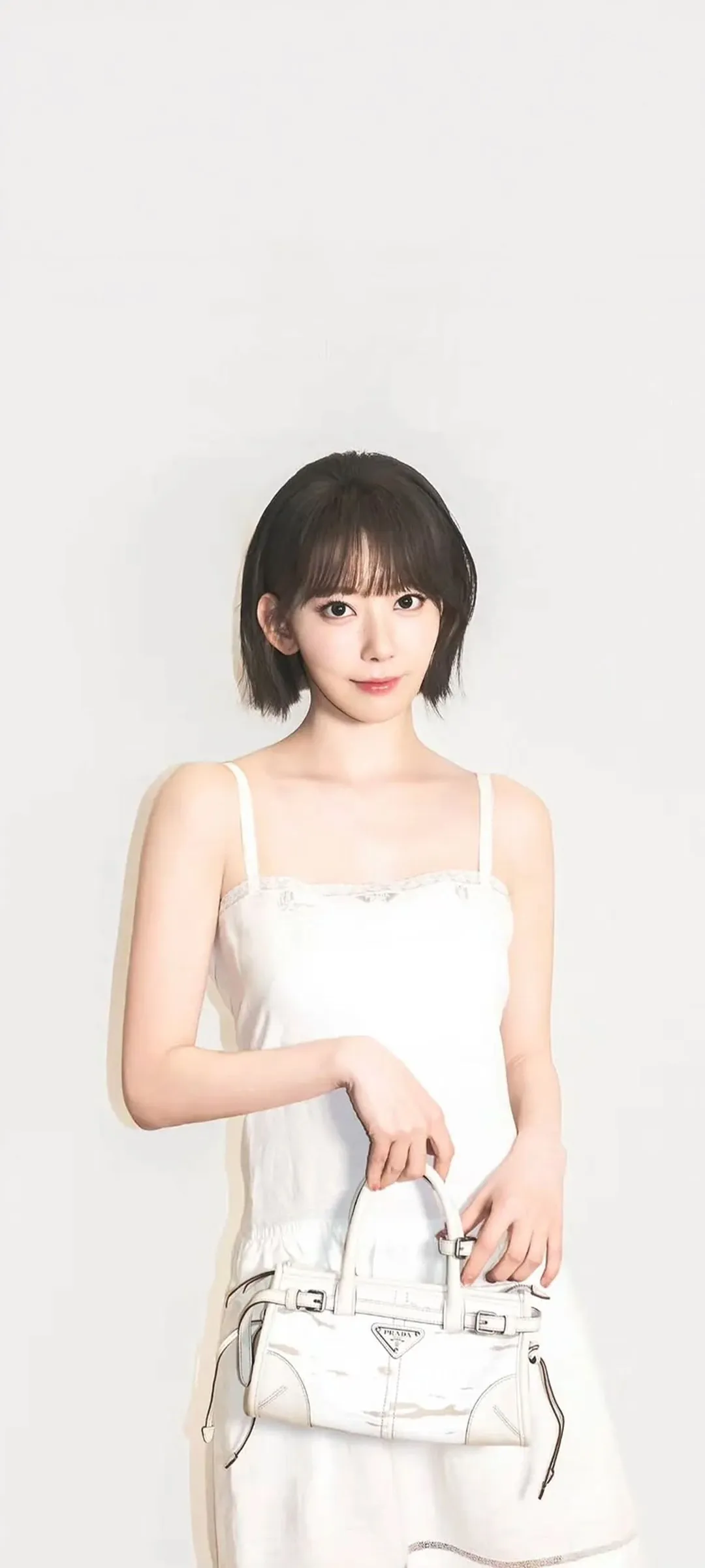 Fond d'écran de verrouillage mobile Sakura Miyawaki 4K HD télécharger — IZ*ONE, LE SSERAFIM