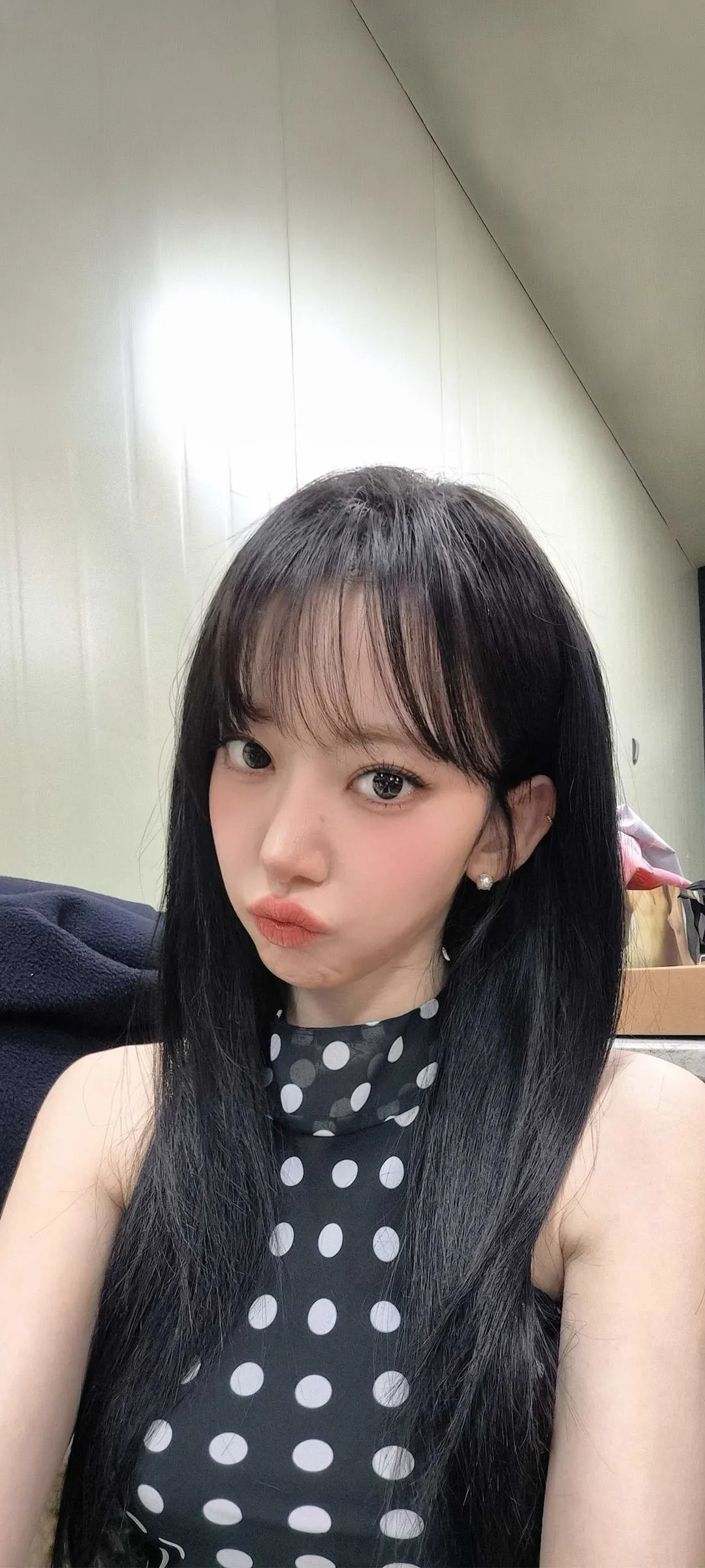 Fond d'écran de verrouillage mobile Sakura Miyawaki 4K HD télécharger — IZ*ONE, LE SSERAFIM