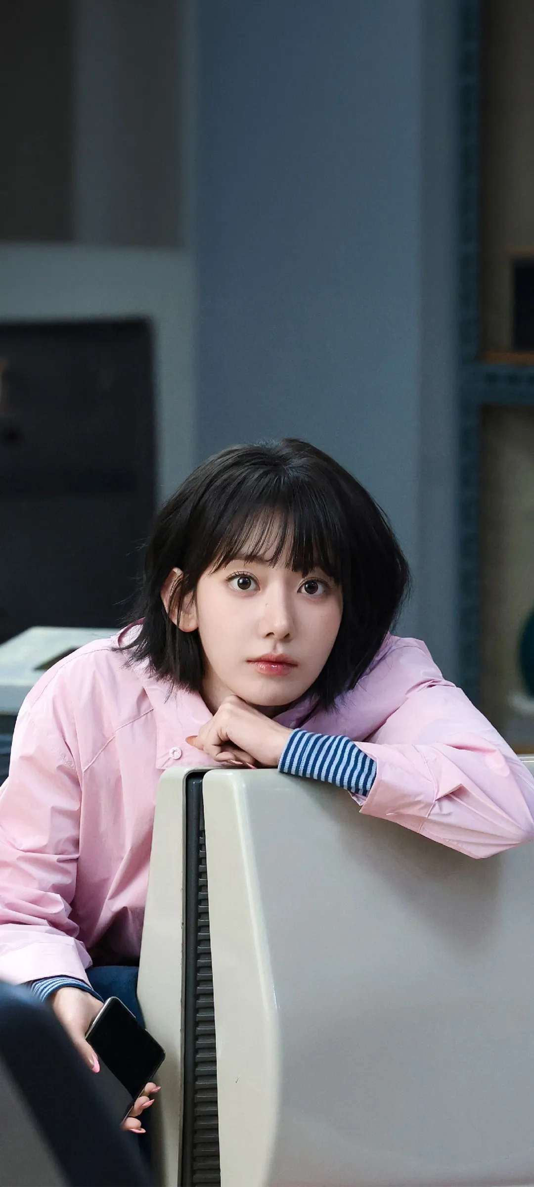 Fond d'écran de verrouillage mobile Sakura Miyawaki 4K HD télécharger — IZ*ONE, LE SSERAFIM