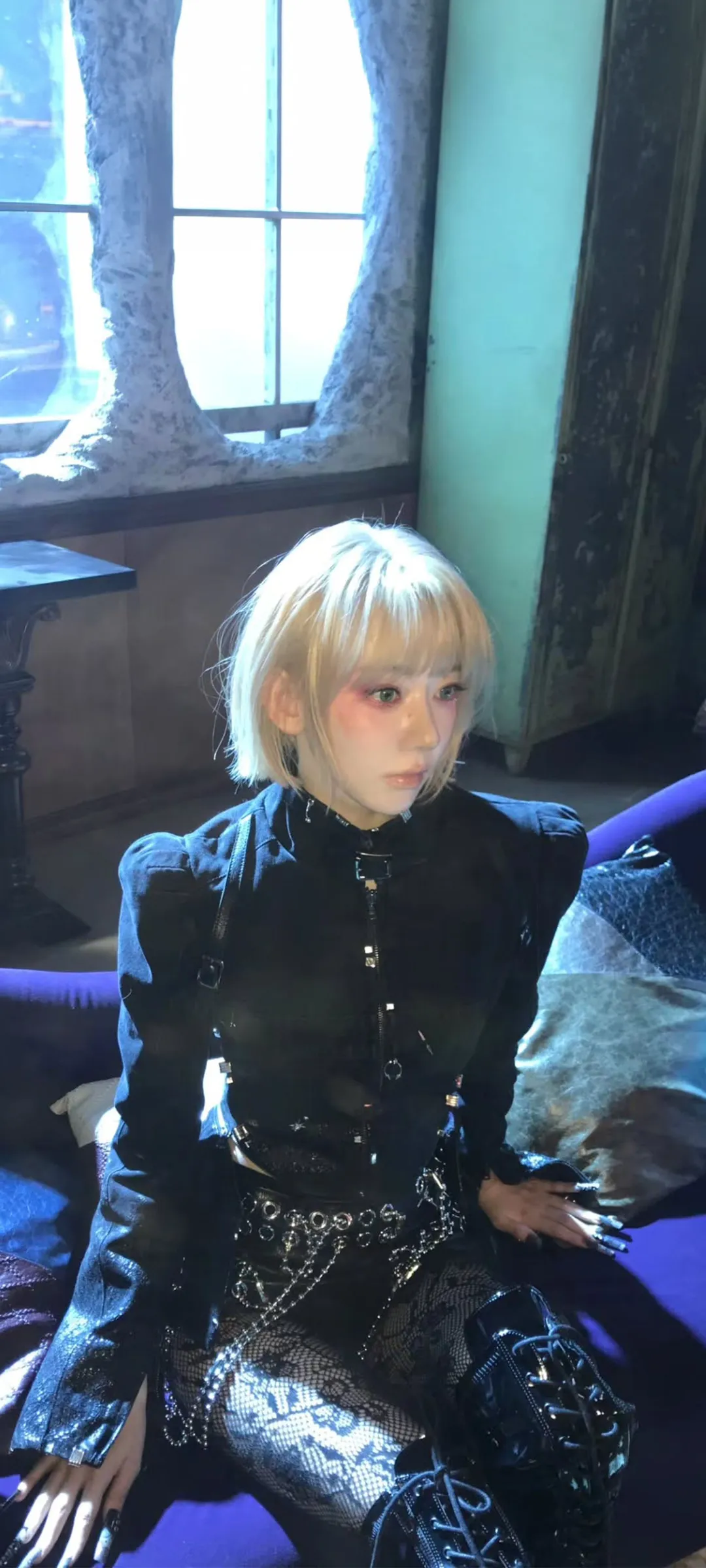 Fond d'écran de verrouillage mobile Sakura Miyawaki 4K HD télécharger — IZ*ONE, LE SSERAFIM