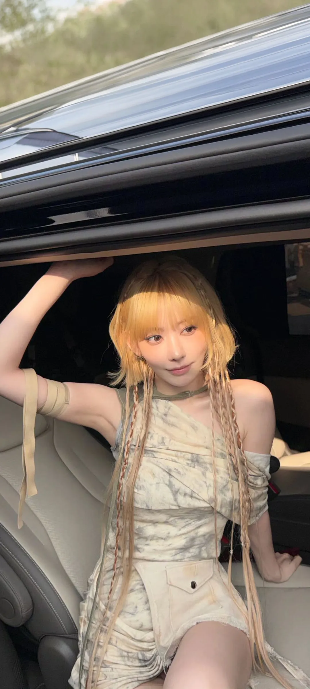 Fond d'écran de verrouillage mobile Sakura Miyawaki 4K HD télécharger — IZ*ONE, LE SSERAFIM