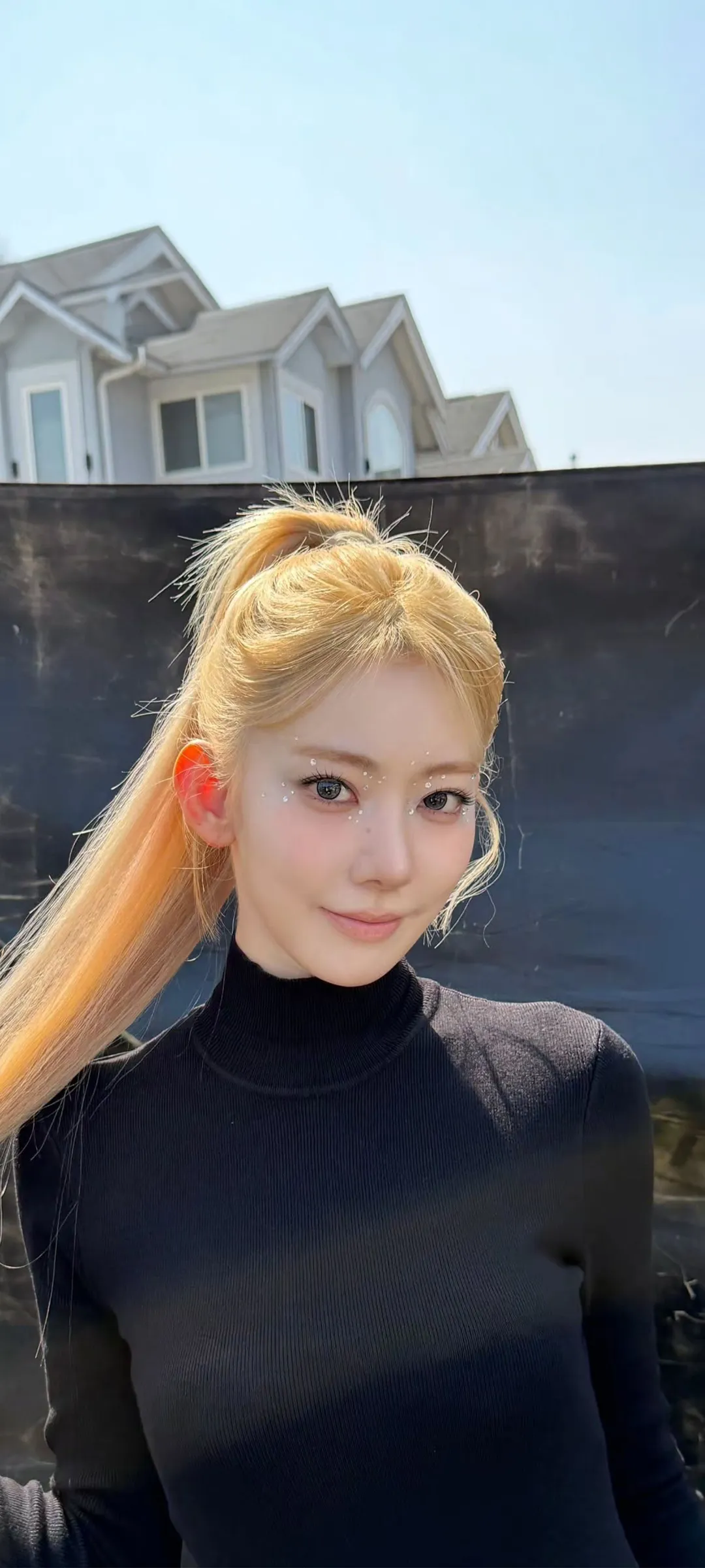 Fond d'écran de verrouillage mobile Sakura Miyawaki 4K HD télécharger — IZ*ONE, LE SSERAFIM