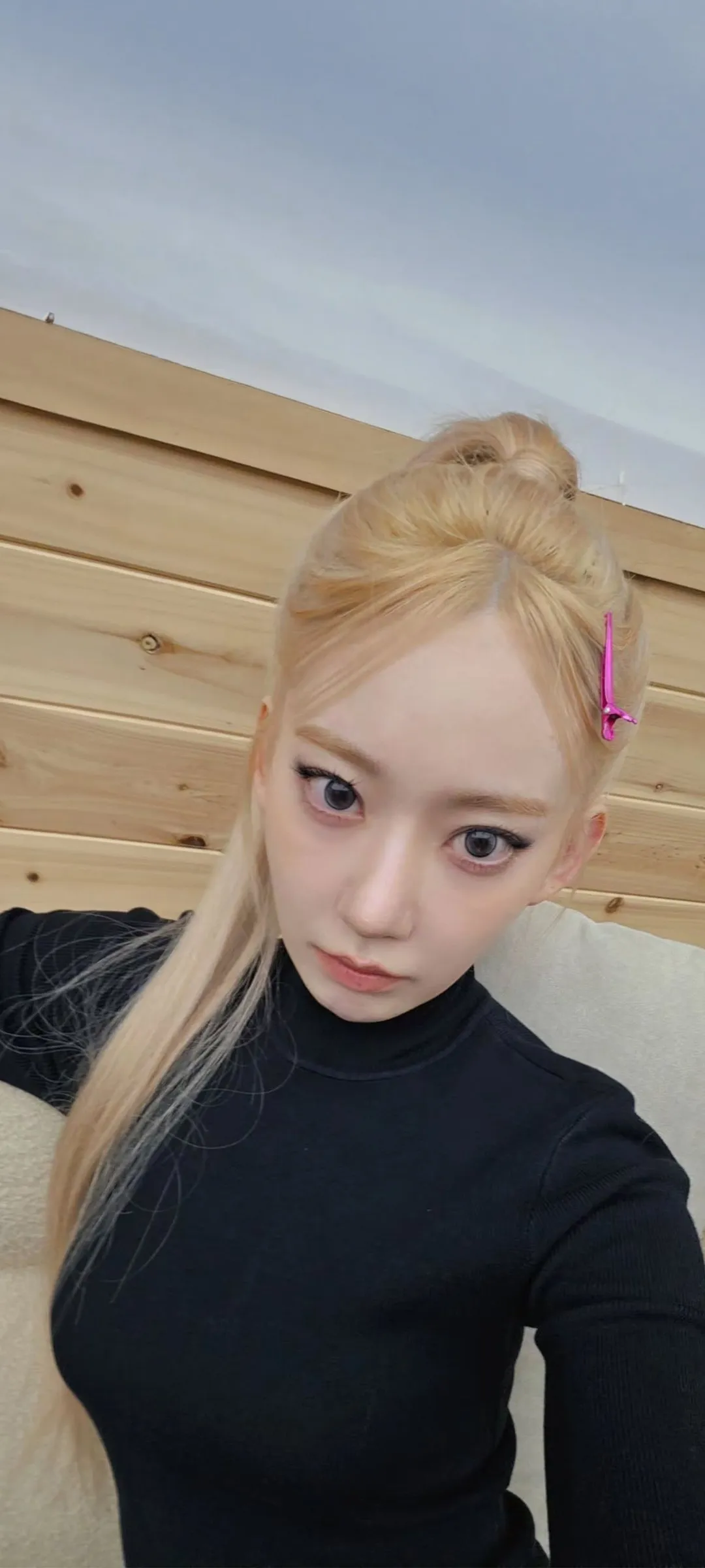 Fond d'écran de verrouillage mobile Sakura Miyawaki 4K HD télécharger — IZ*ONE, LE SSERAFIM
