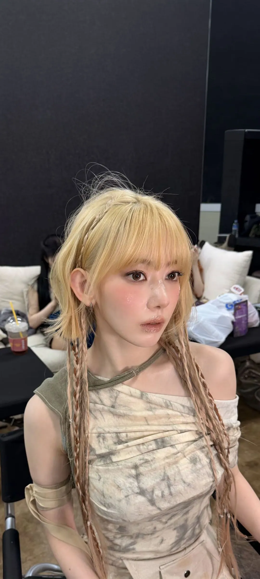Fond d'écran de verrouillage mobile Sakura Miyawaki 4K HD télécharger — IZ*ONE, LE SSERAFIM