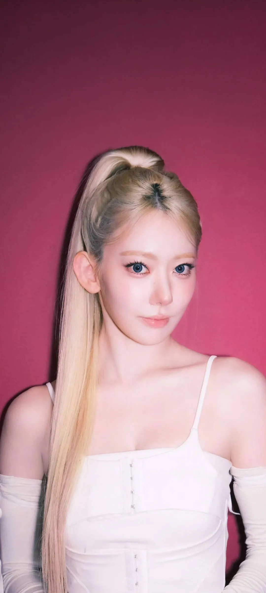 Fond d'écran de verrouillage mobile Sakura Miyawaki 4K HD télécharger — IZ*ONE, LE SSERAFIM