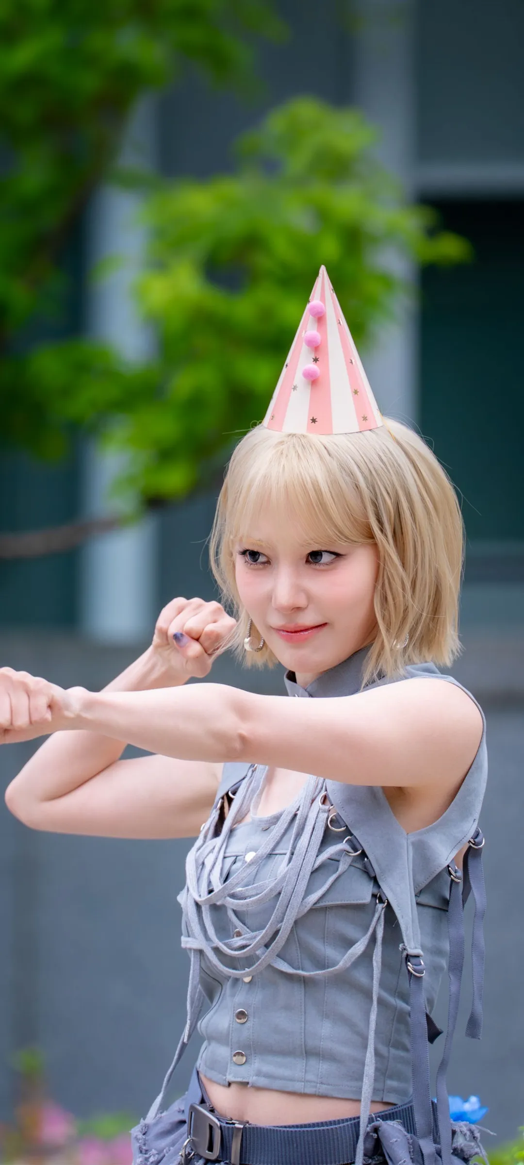 Fond d'écran de verrouillage mobile Sakura Miyawaki 4K HD télécharger — IZ*ONE, LE SSERAFIM