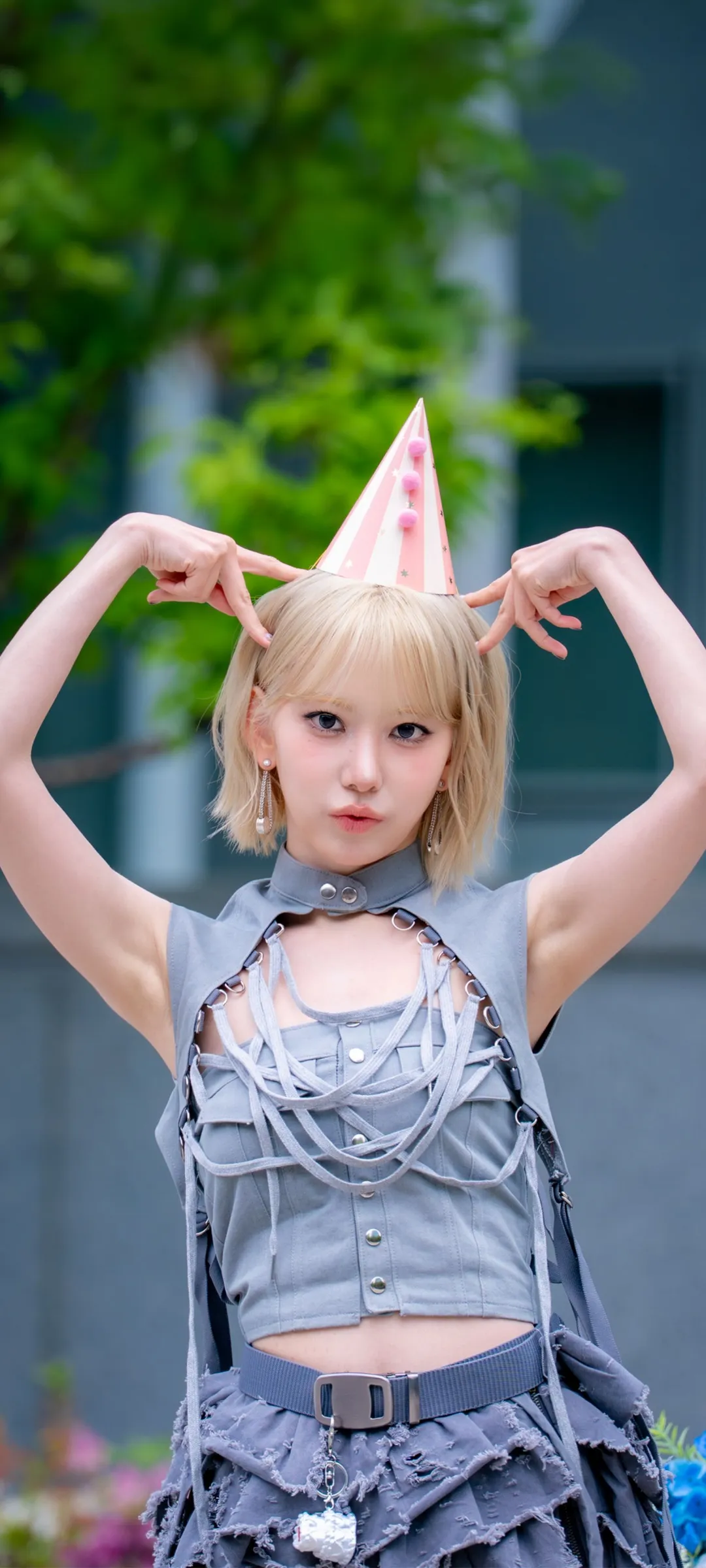 Fond d'écran de verrouillage mobile Sakura Miyawaki 4K HD télécharger — IZ*ONE, LE SSERAFIM