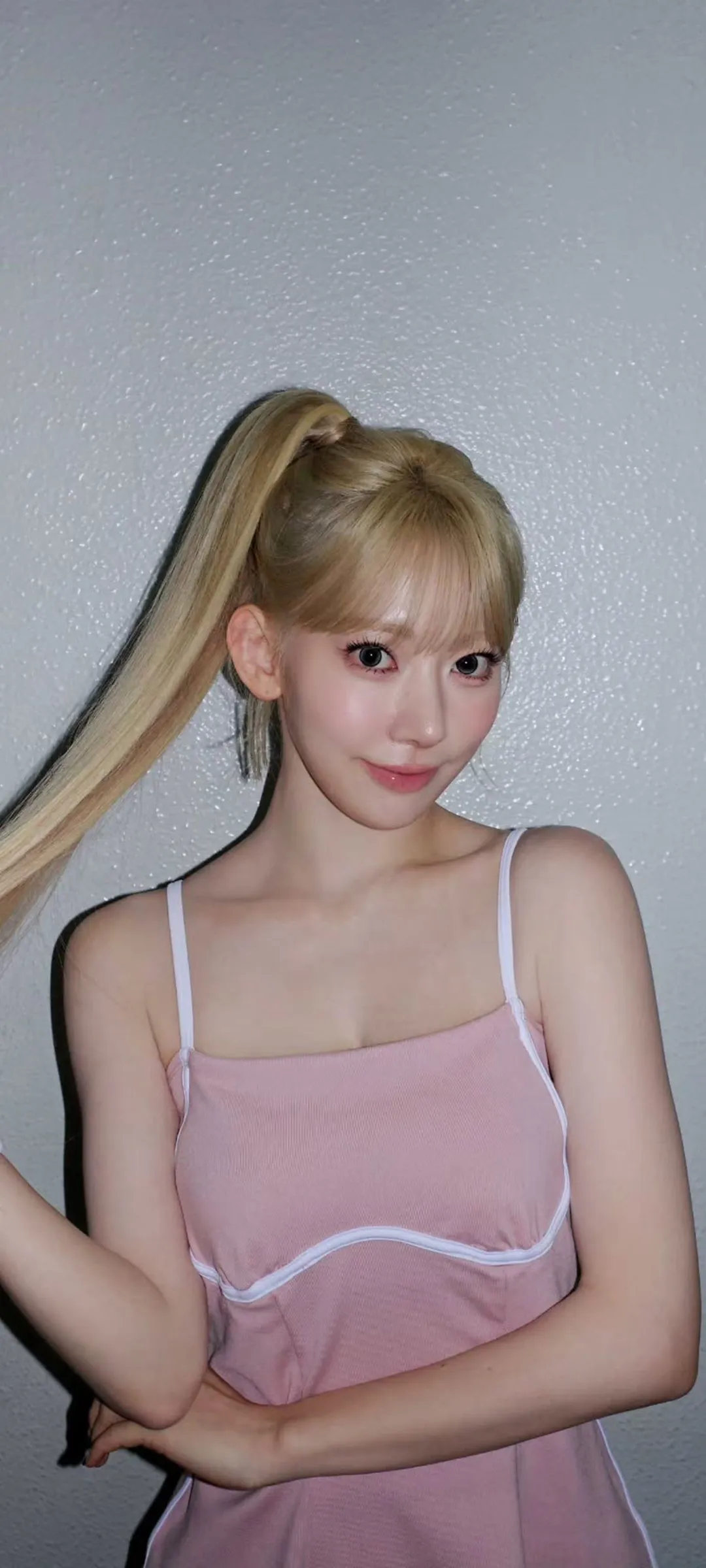 Fond d'écran de verrouillage mobile Sakura Miyawaki 4K HD télécharger — IZ*ONE, LE SSERAFIM