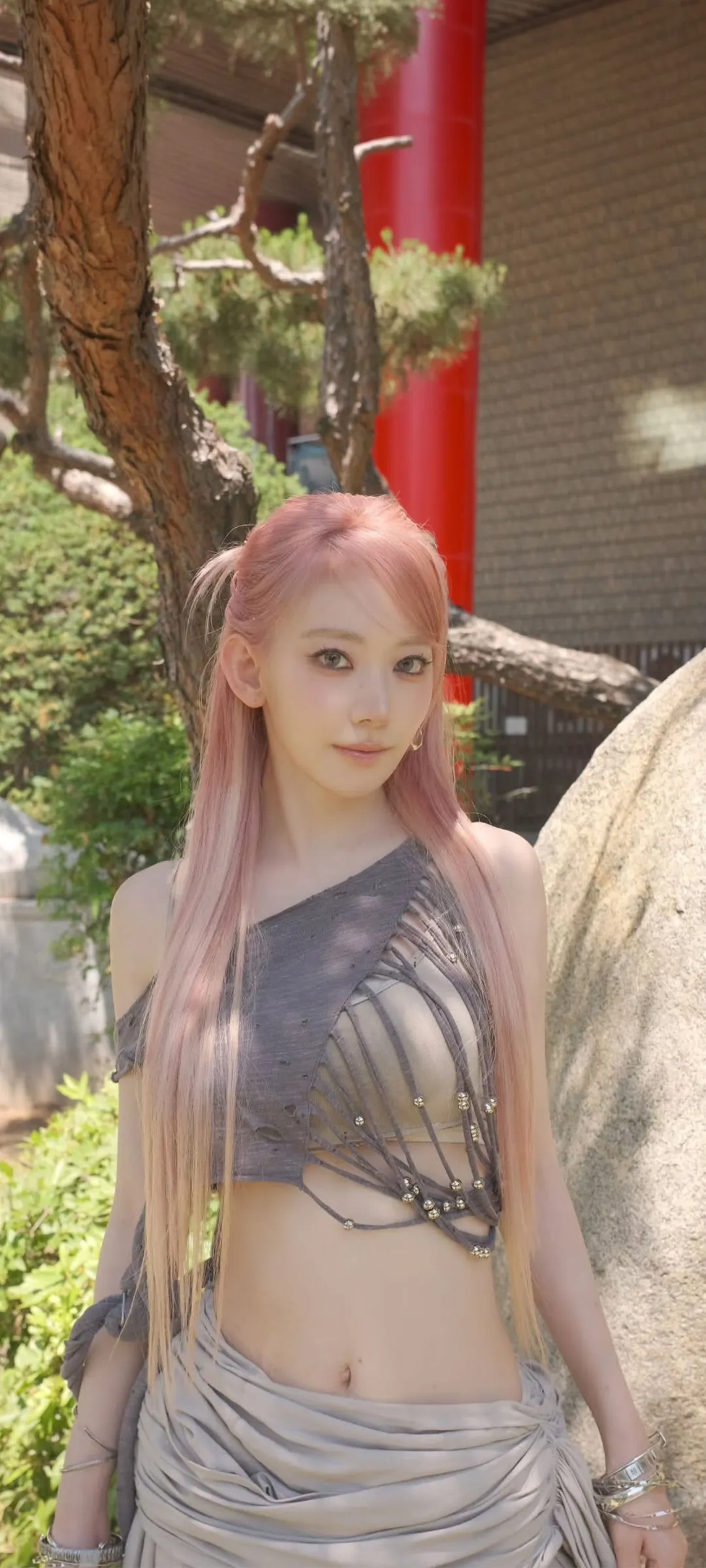 Fond d'écran de verrouillage mobile Sakura Miyawaki 4K HD télécharger — IZ*ONE, LE SSERAFIM