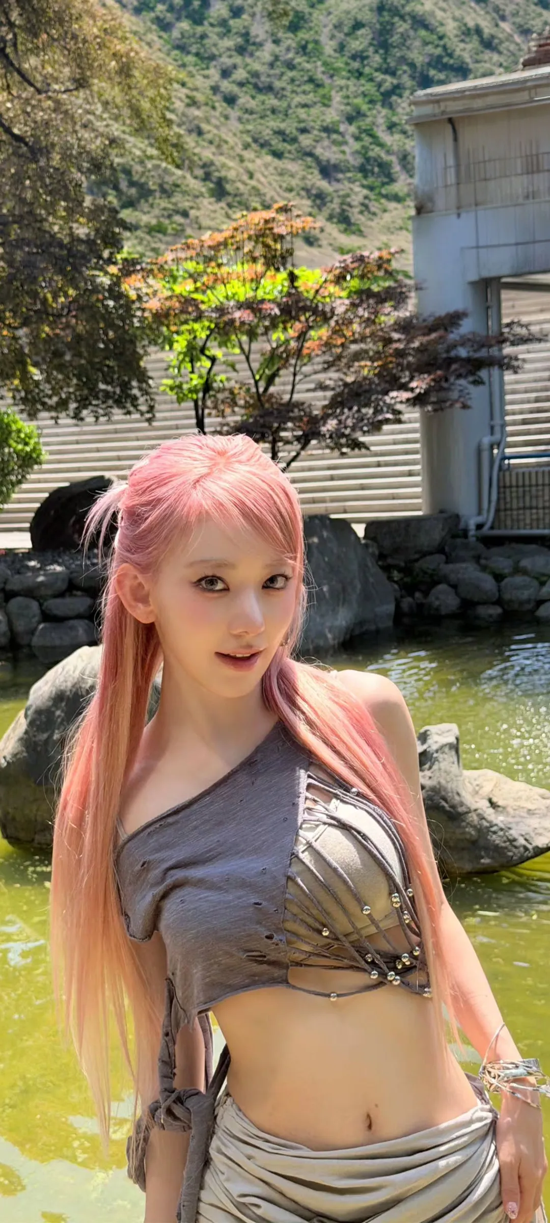 Fond d'écran de verrouillage mobile Sakura Miyawaki 4K HD télécharger — IZ*ONE, LE SSERAFIM