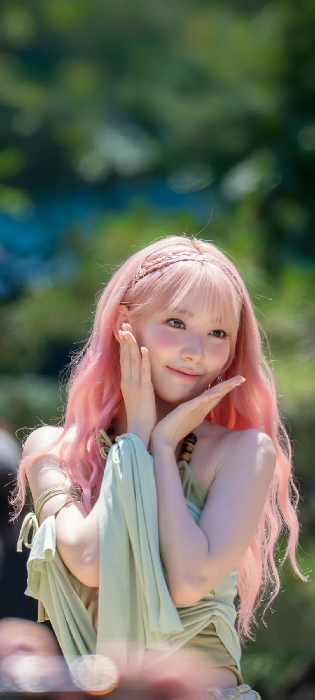 Fond d'écran de verrouillage mobile Sakura Miyawaki 4K HD télécharger — IZ*ONE, LE SSERAFIM