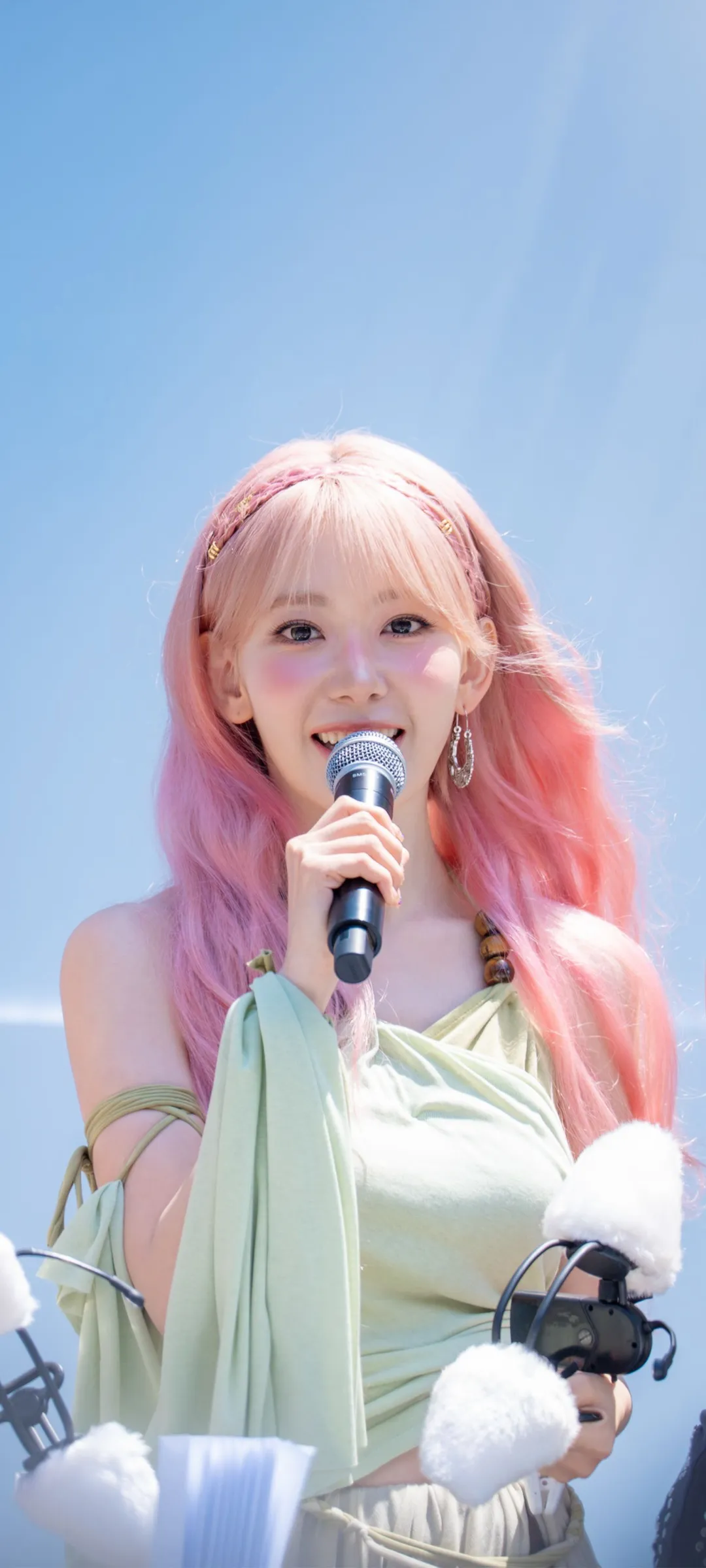Fond d'écran de verrouillage mobile Sakura Miyawaki 4K HD télécharger — IZ*ONE, LE SSERAFIM