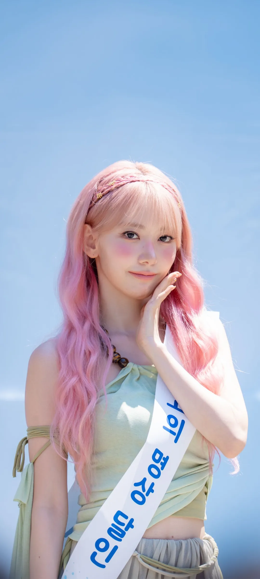 Fond d'écran de verrouillage mobile Sakura Miyawaki 4K HD télécharger — IZ*ONE, LE SSERAFIM