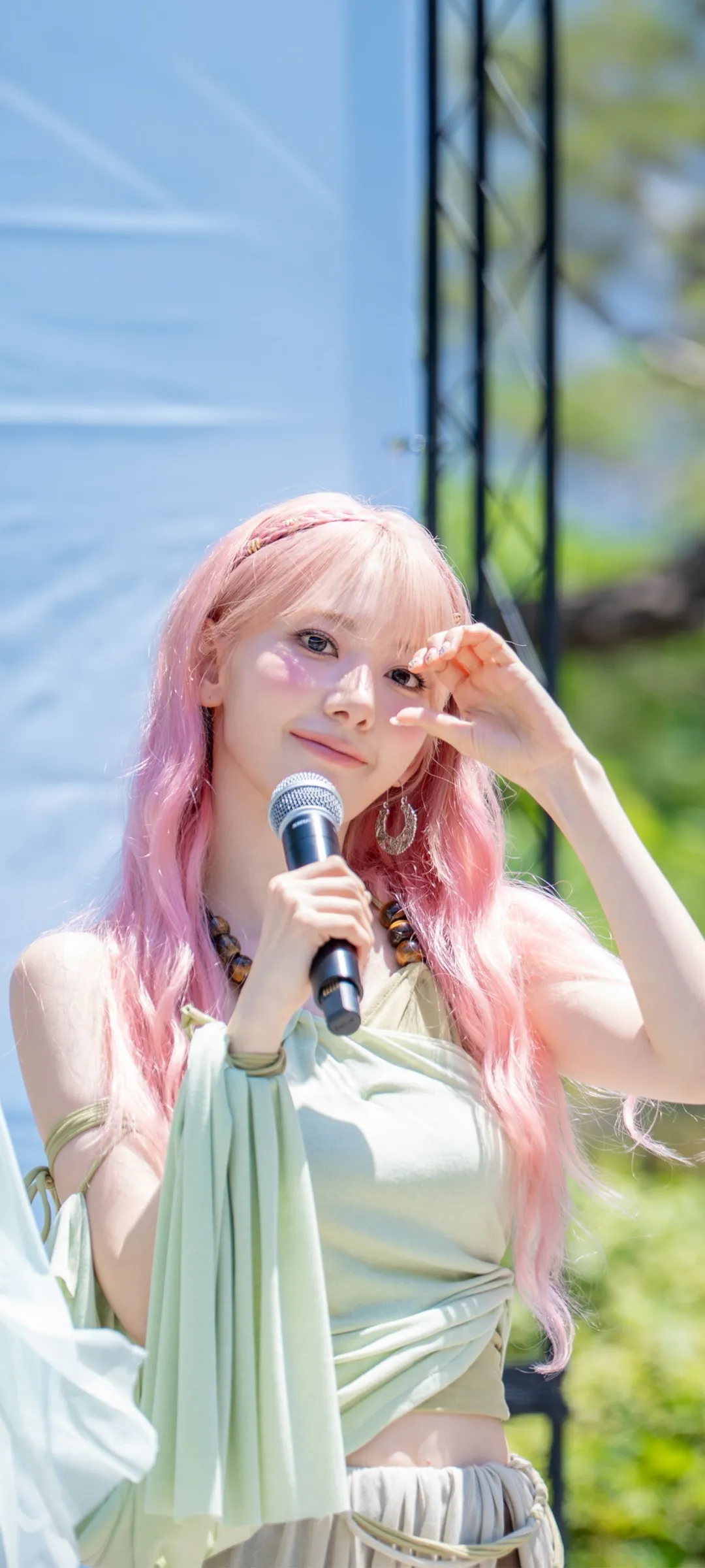 Fond d'écran de verrouillage mobile Sakura Miyawaki 4K HD télécharger — IZ*ONE, LE SSERAFIM
