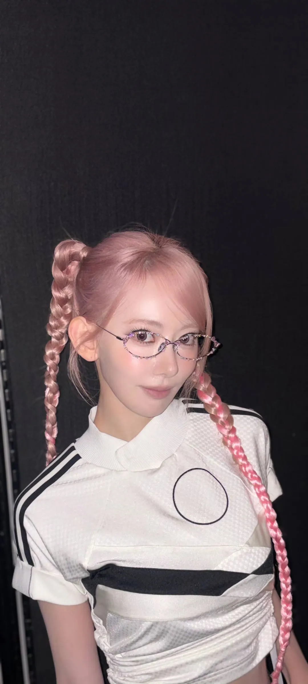 Fond d'écran de verrouillage mobile Sakura Miyawaki 4K HD télécharger — IZ*ONE, LE SSERAFIM
