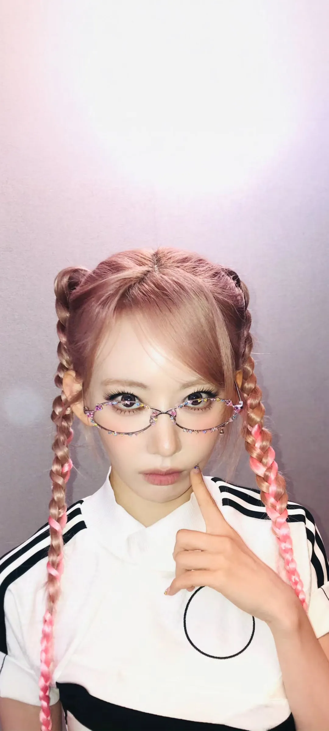 Fond d'écran de verrouillage mobile Sakura Miyawaki 4K HD télécharger — IZ*ONE, LE SSERAFIM