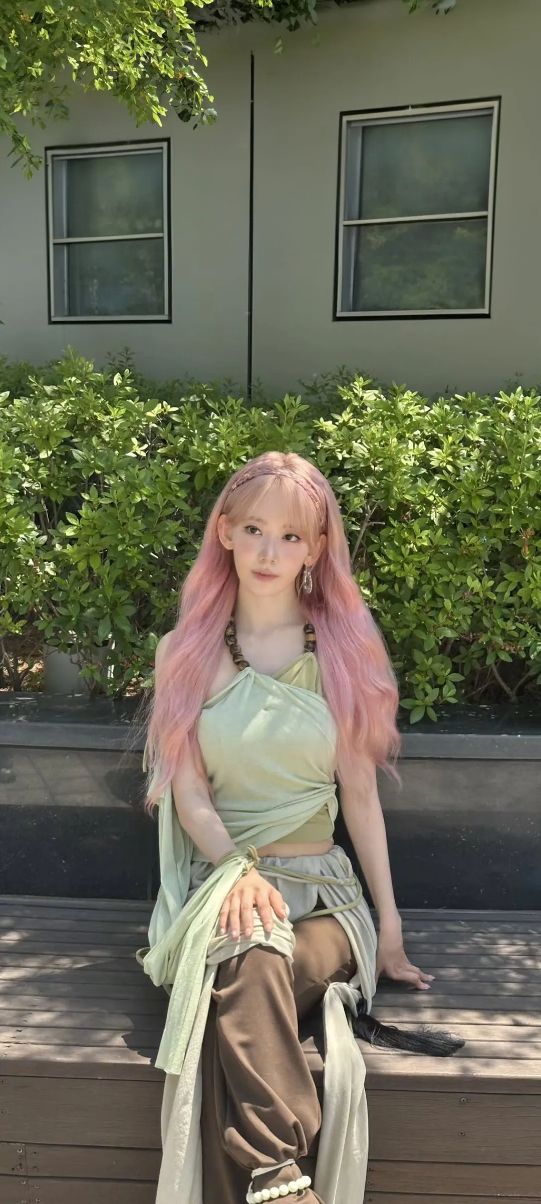Fond d'écran de verrouillage mobile Sakura Miyawaki 4K HD télécharger — IZ*ONE, LE SSERAFIM
