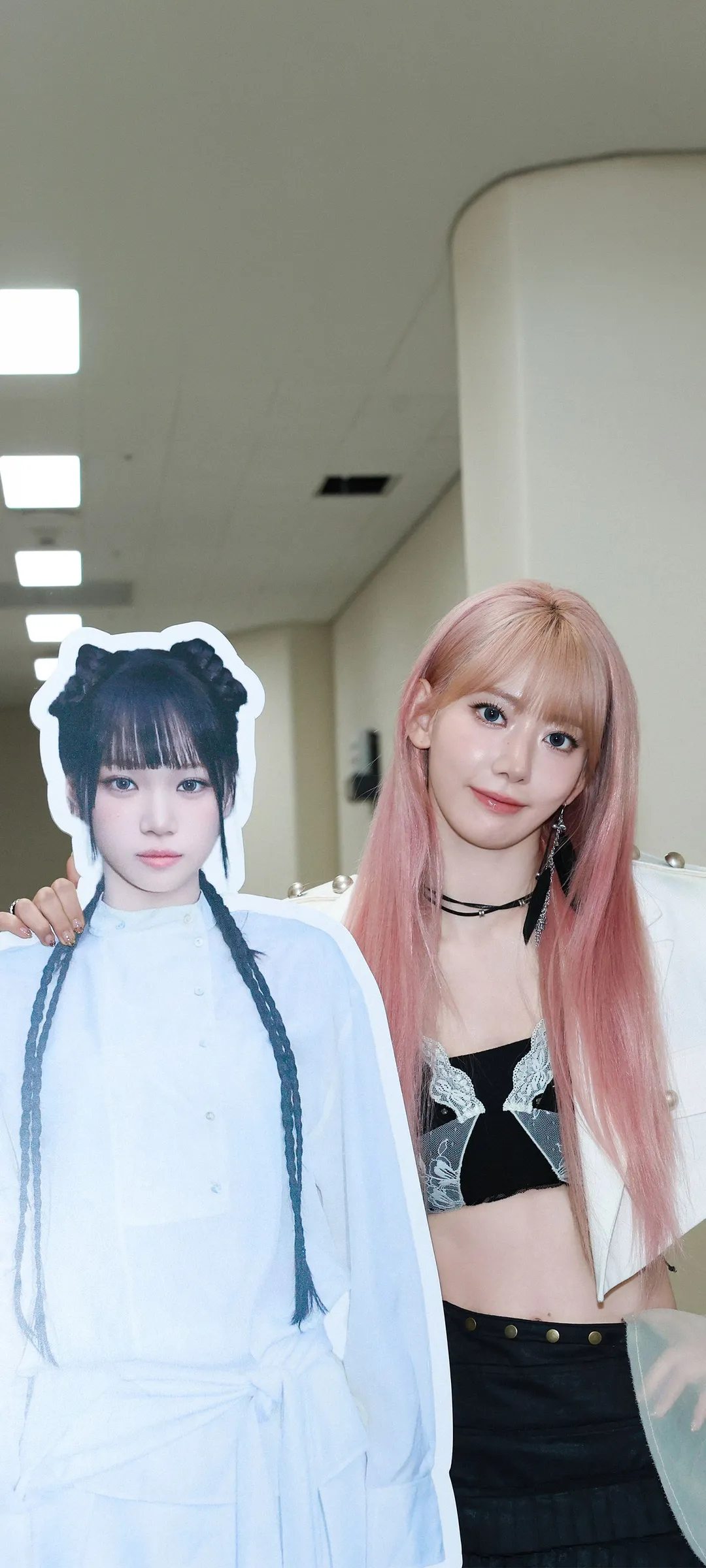 Fond d'écran de verrouillage mobile Sakura Miyawaki 4K HD télécharger — IZ*ONE, LE SSERAFIM