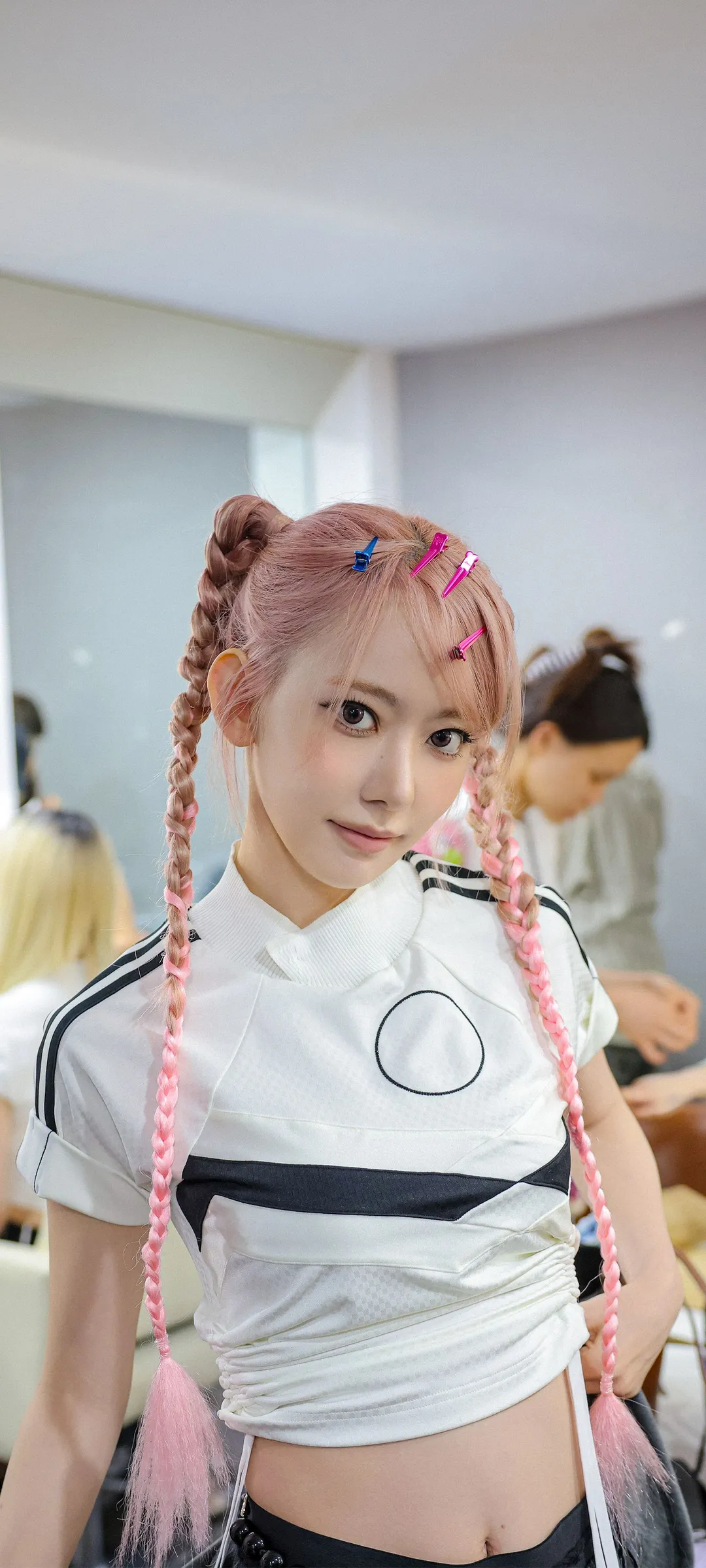 Fond d'écran de verrouillage mobile Sakura Miyawaki 4K HD télécharger — IZ*ONE, LE SSERAFIM