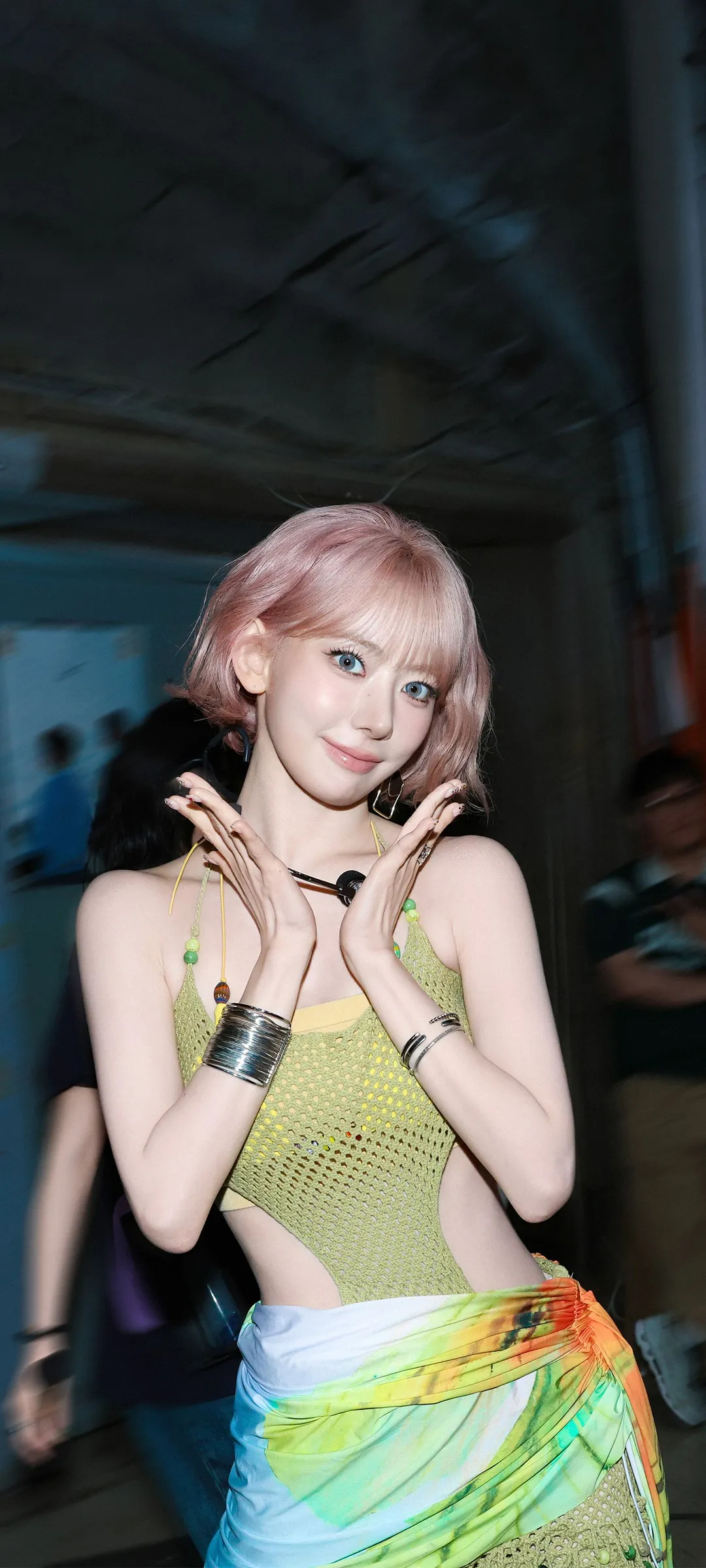 Fond d'écran de verrouillage mobile Sakura Miyawaki 4K HD télécharger — IZ*ONE, LE SSERAFIM