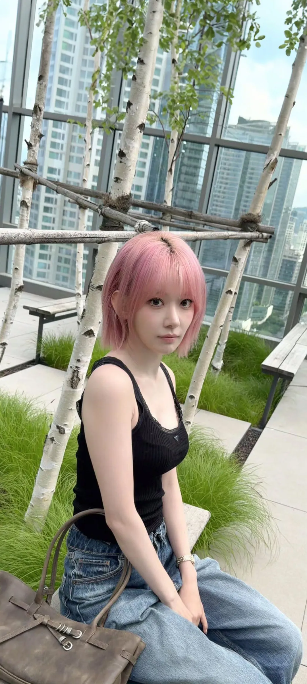 Fond d'écran de verrouillage mobile Sakura Miyawaki 4K HD télécharger — IZ*ONE, LE SSERAFIM