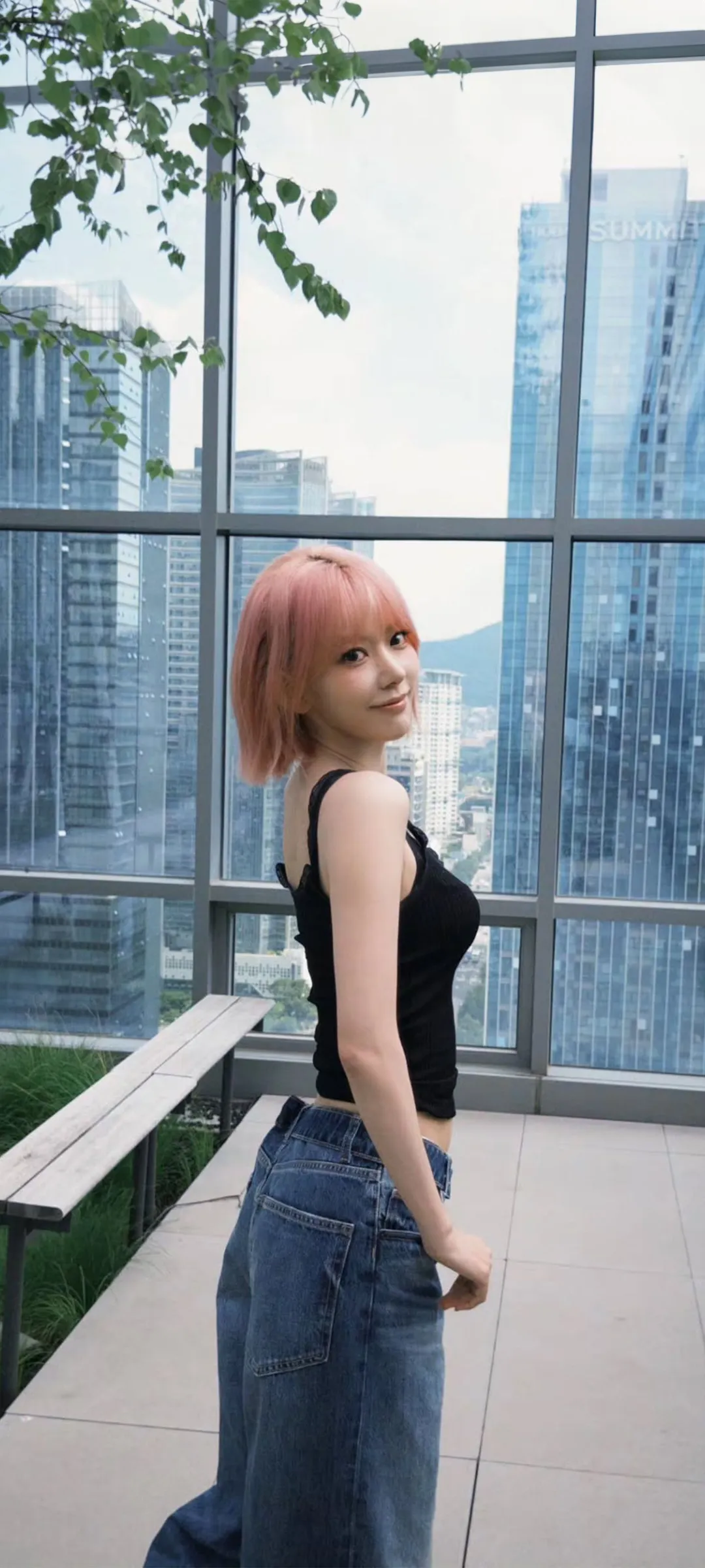 Fond d'écran de verrouillage mobile Sakura Miyawaki 4K HD télécharger — IZ*ONE, LE SSERAFIM