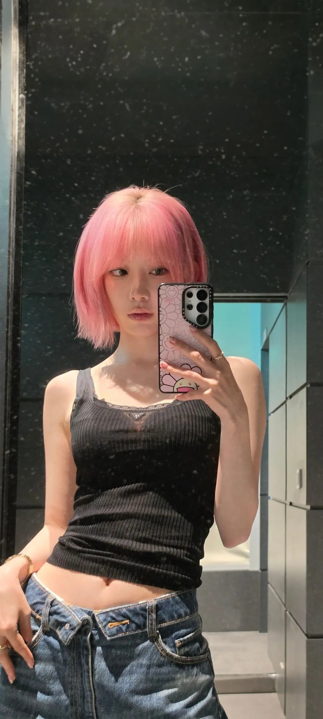 Fond d'écran de verrouillage mobile Sakura Miyawaki 4K HD télécharger — IZ*ONE, LE SSERAFIM