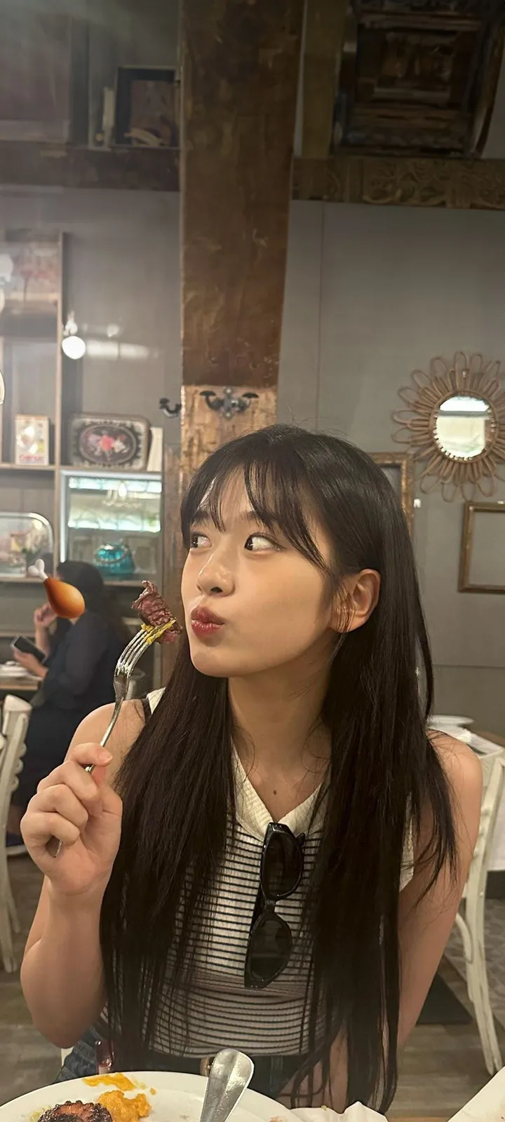 Fond d'écran de verrouillage mobile An Yu-jin 4K HD télécharger — IZ*ONE, IVE
