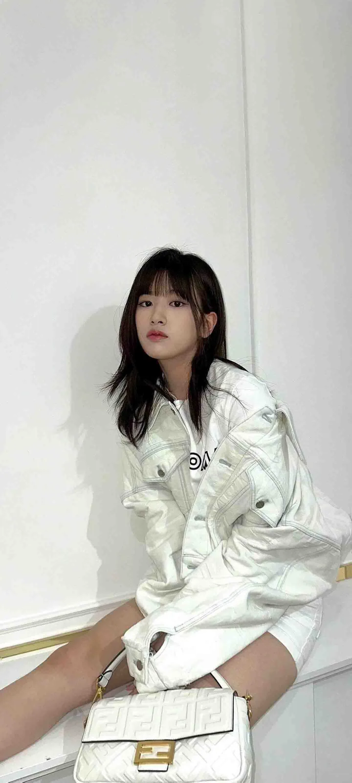 Fond d'écran de verrouillage mobile An Yu-jin 4K HD télécharger — IZ*ONE, IVE