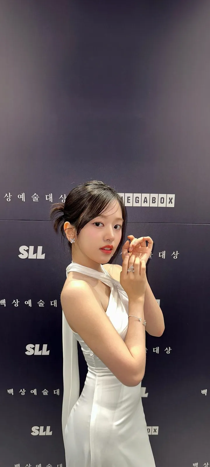 Fond d'écran de verrouillage mobile An Yu-jin 4K HD télécharger — IZ*ONE, IVE