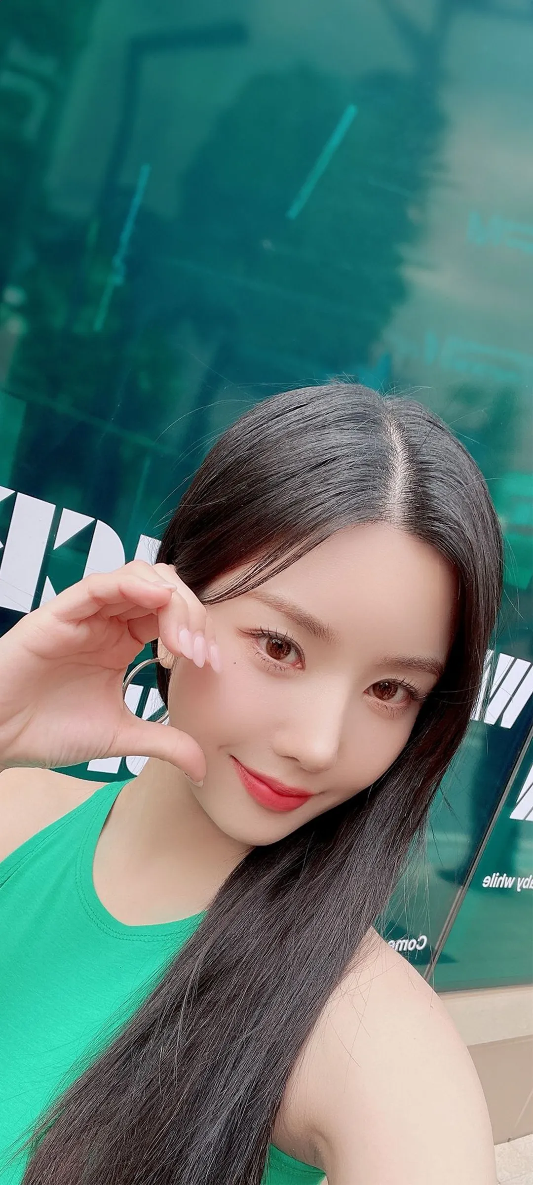 วอลเปเปอร์ หน้าจอล็อก มือถือ Kwon Eun-bi 4K HD ดาวน์โหลด — IZ*ONE