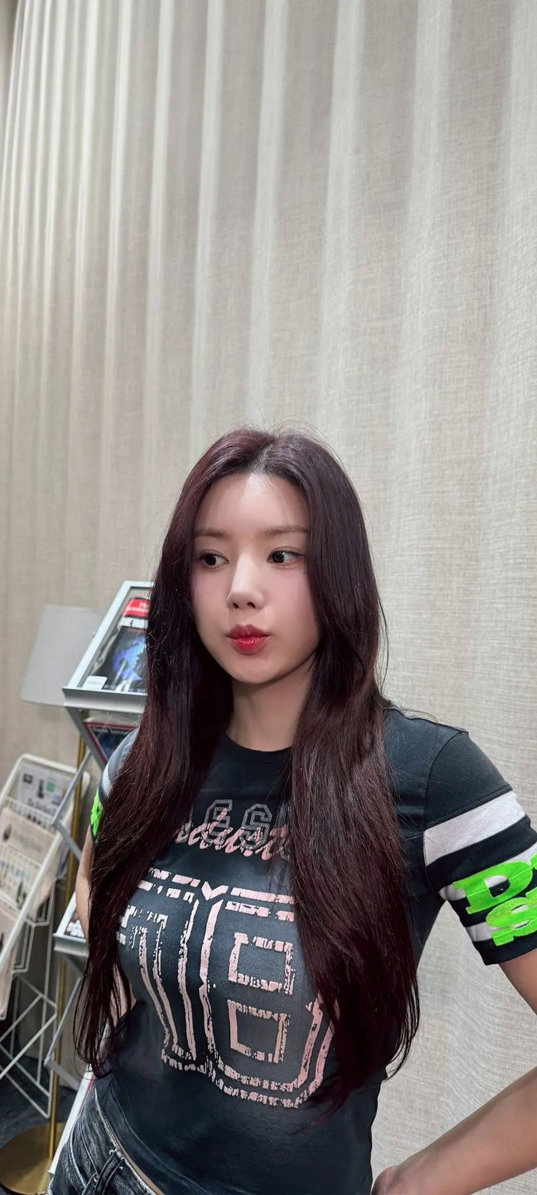 วอลเปเปอร์ หน้าจอล็อก มือถือ Kwon Eun-bi 4K HD ดาวน์โหลด — IZ*ONE