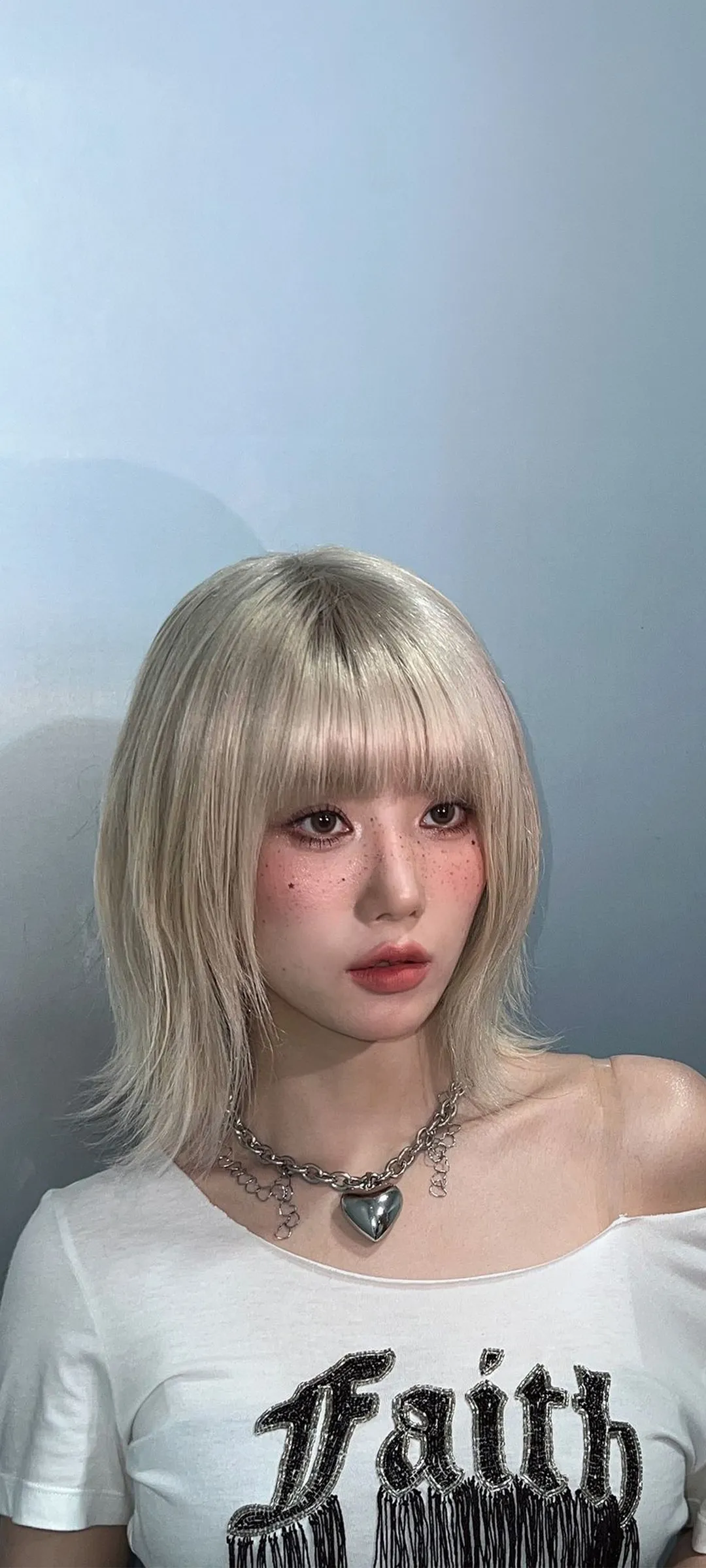 วอลเปเปอร์ หน้าจอล็อก มือถือ Kwon Eun-bi 4K HD ดาวน์โหลด — IZ*ONE