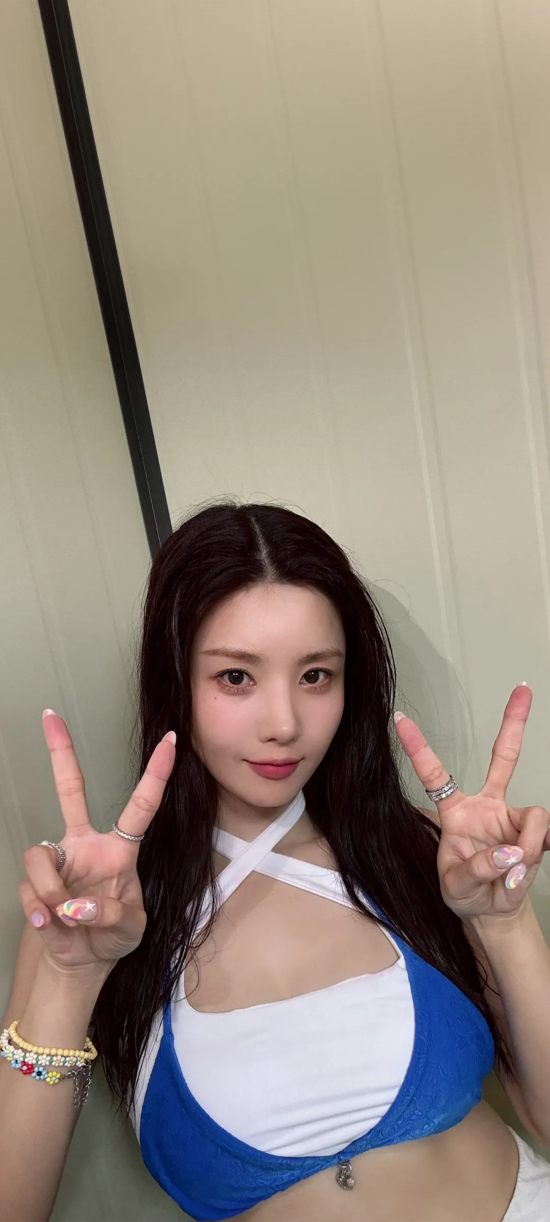 วอลเปเปอร์ หน้าจอล็อก มือถือ Kwon Eun-bi 4K HD ดาวน์โหลด — IZ*ONE