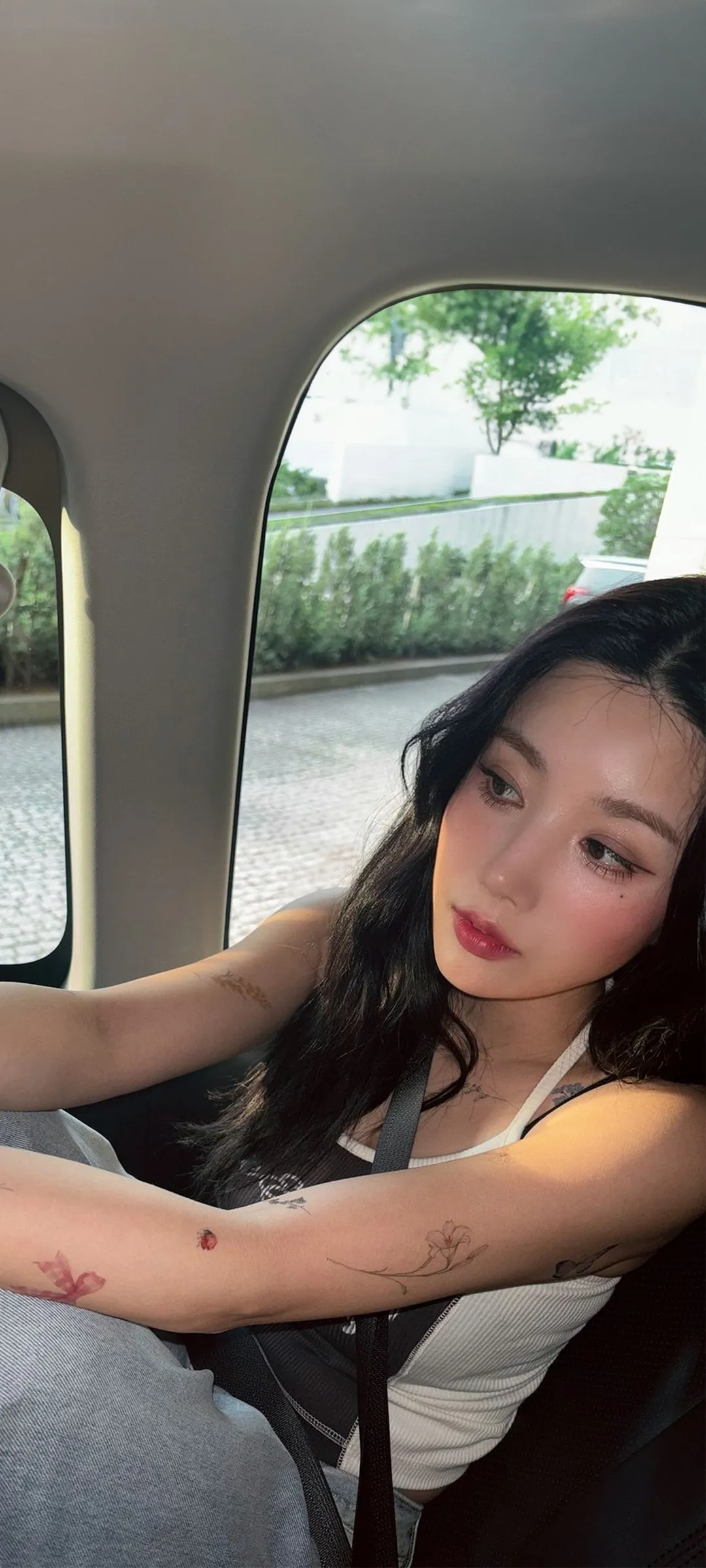 วอลเปเปอร์ หน้าจอล็อก มือถือ Kwon Eun-bi 4K HD ดาวน์โหลด — IZ*ONE