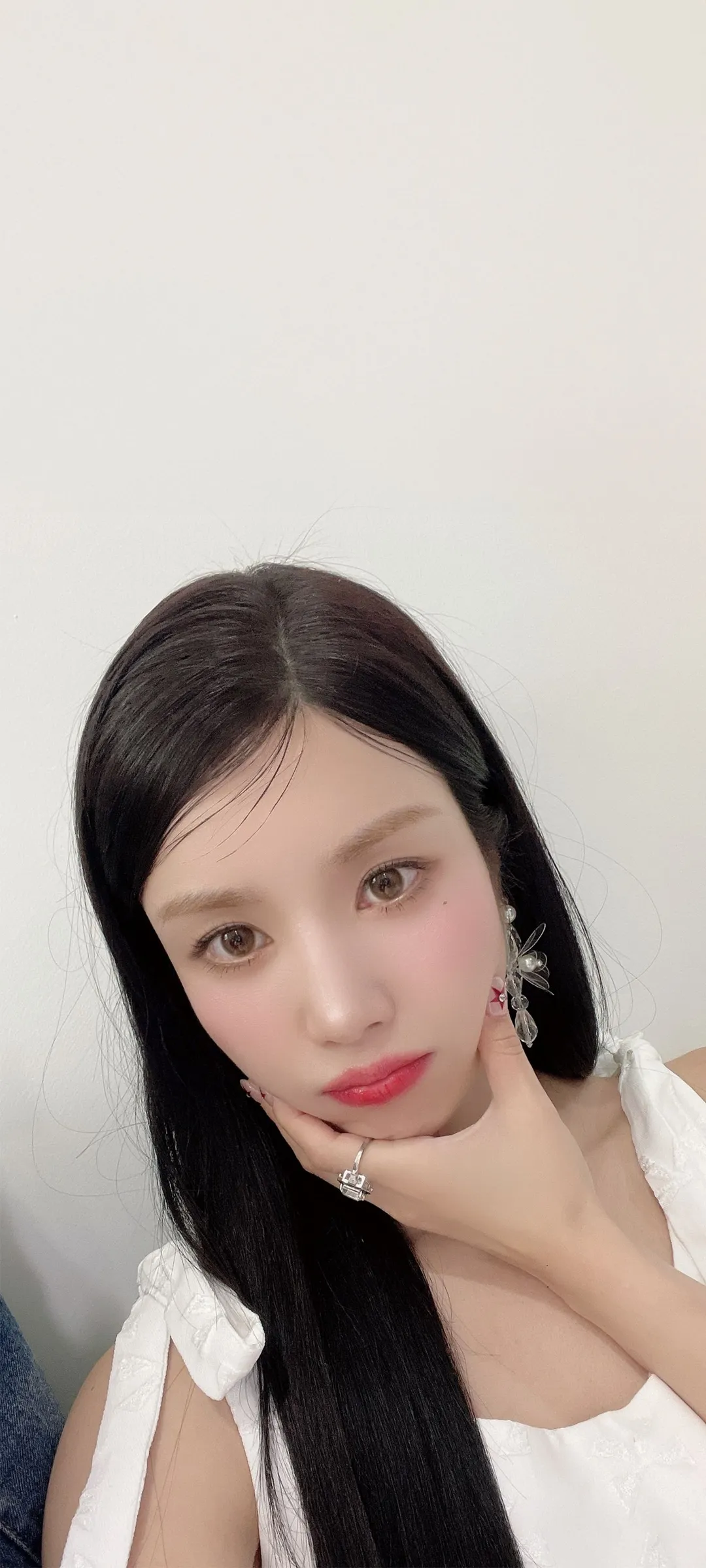 วอลเปเปอร์ หน้าจอล็อก มือถือ Kwon Eun-bi 4K HD ดาวน์โหลด — IZ*ONE
