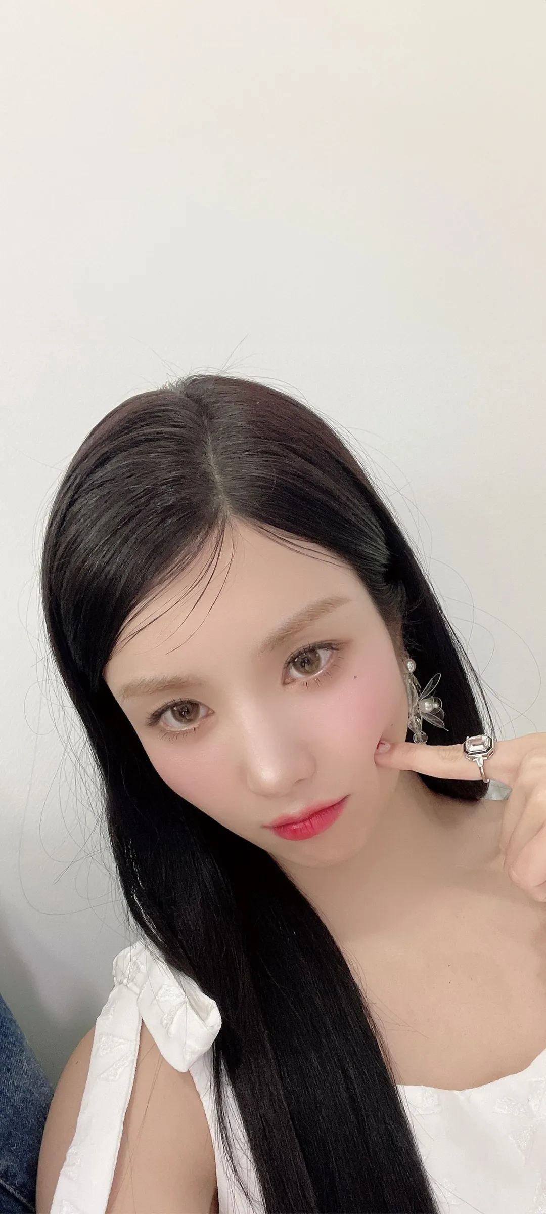 วอลเปเปอร์ หน้าจอล็อก มือถือ Kwon Eun-bi 4K HD ดาวน์โหลด — IZ*ONE