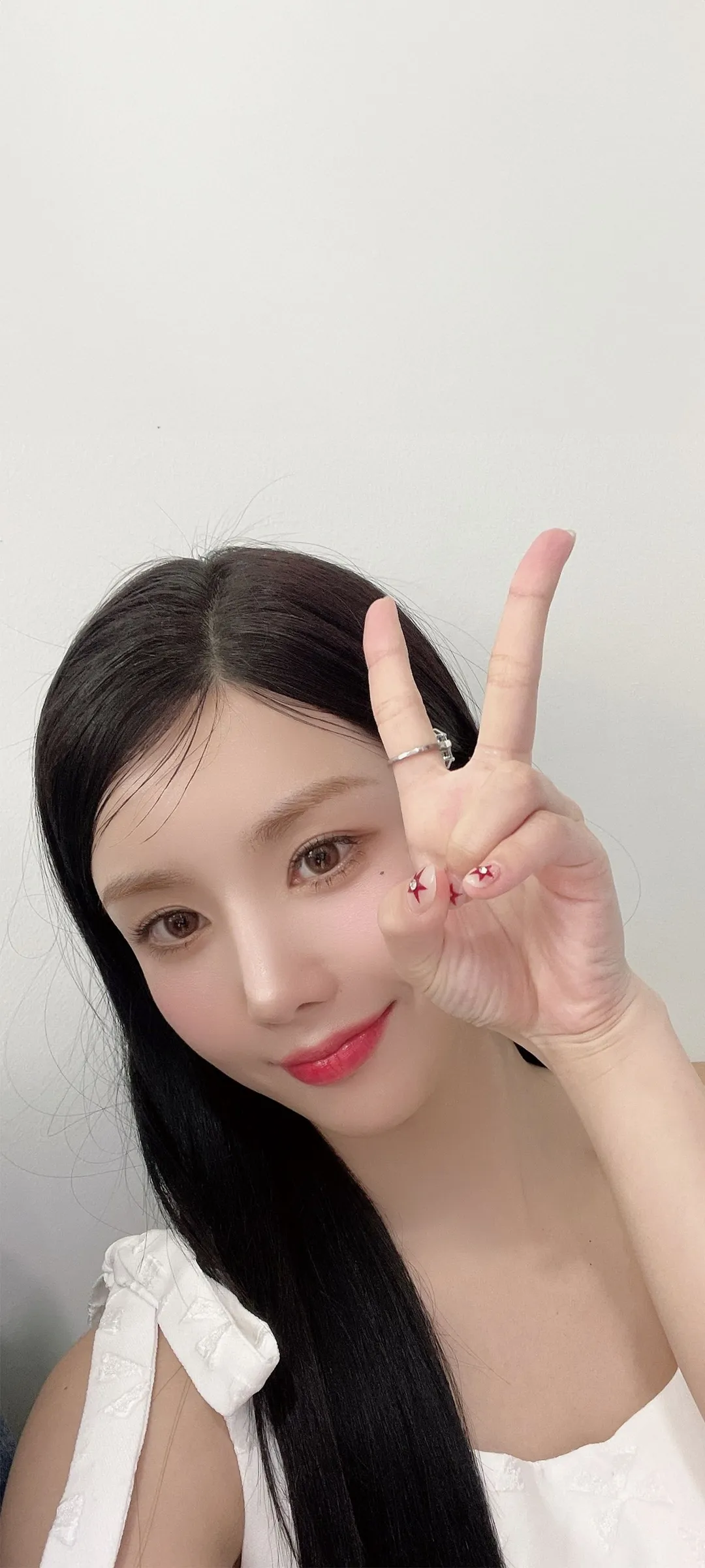 วอลเปเปอร์ หน้าจอล็อก มือถือ Kwon Eun-bi 4K HD ดาวน์โหลด — IZ*ONE