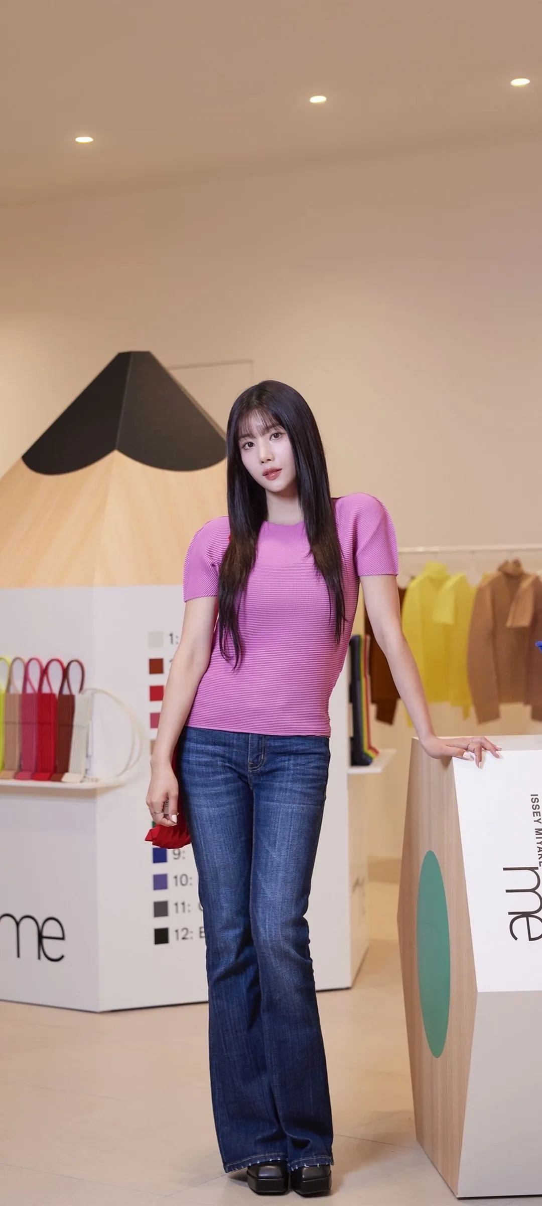 วอลเปเปอร์ หน้าจอล็อก มือถือ Kwon Eun-bi 4K HD ดาวน์โหลด — IZ*ONE