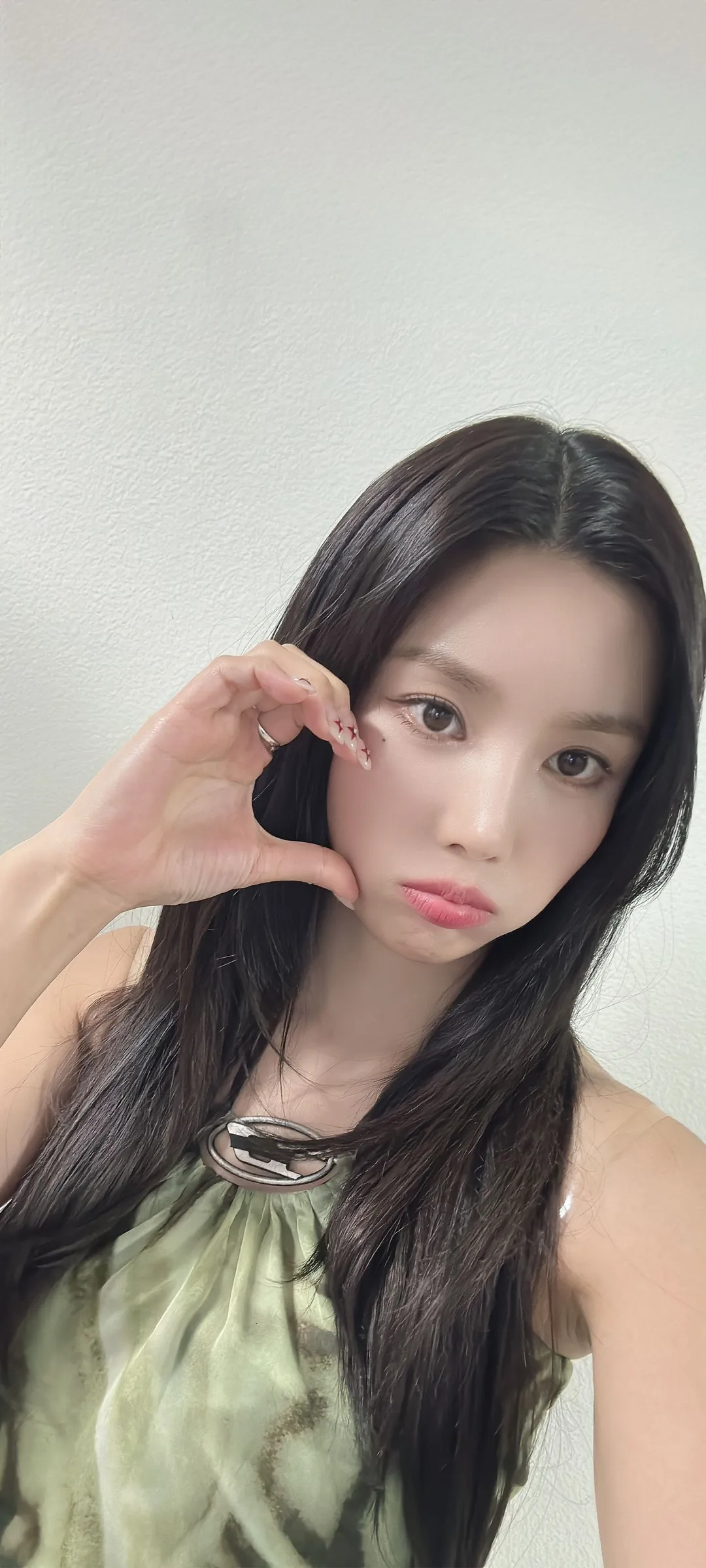 Wallpaper tela de bloqueio celular de Kwon Eun-bi 4K HD baixar — IZ*ONE